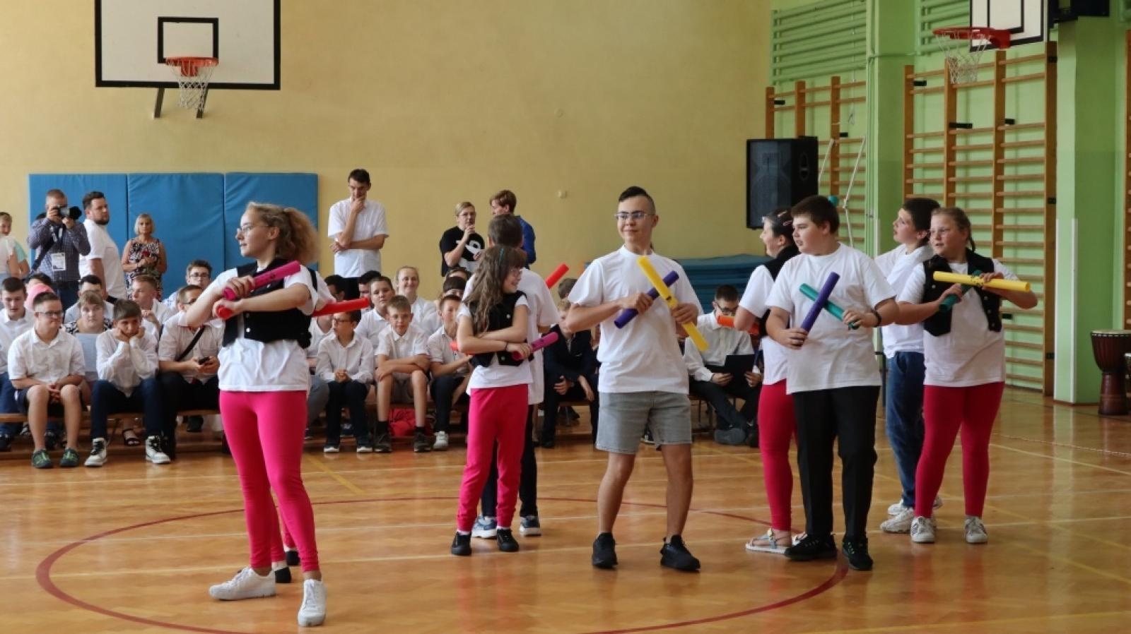 Zdjęcie w galerii na portalu naszraciborz.pl: Powiatowe i miejskie zakończenie roku szkolnego. Mamy już wakacje 2024 [FOTO i WIDEO] wiadomości z regionu