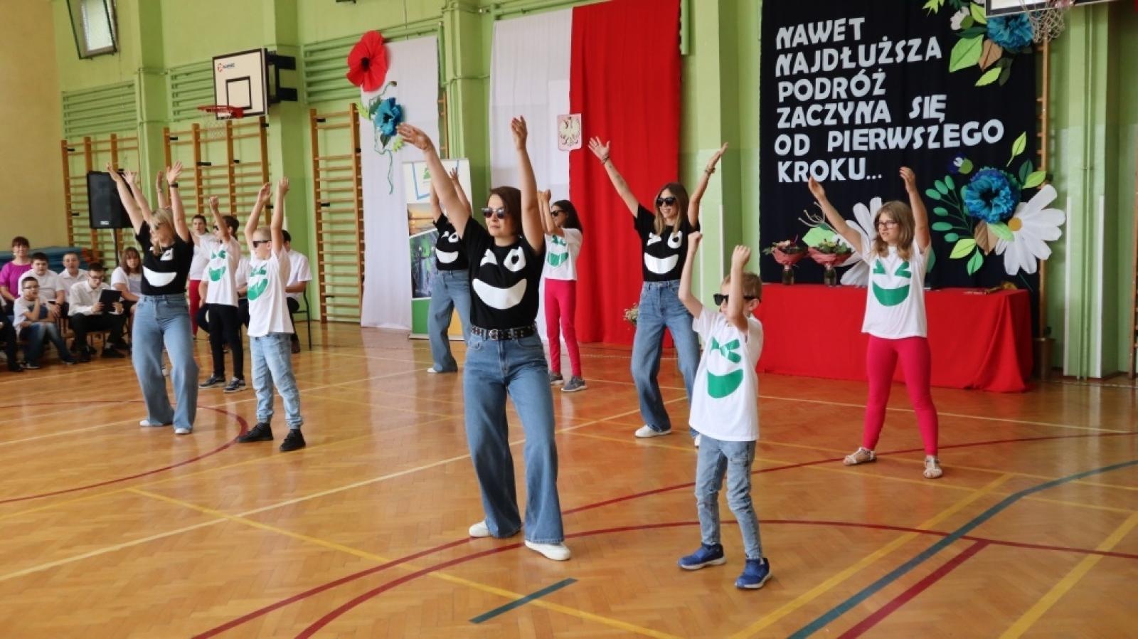 Zdjęcie w galerii na portalu naszraciborz.pl: Powiatowe i miejskie zakończenie roku szkolnego. Mamy już wakacje 2024 [FOTO i WIDEO] wiadomości z regionu