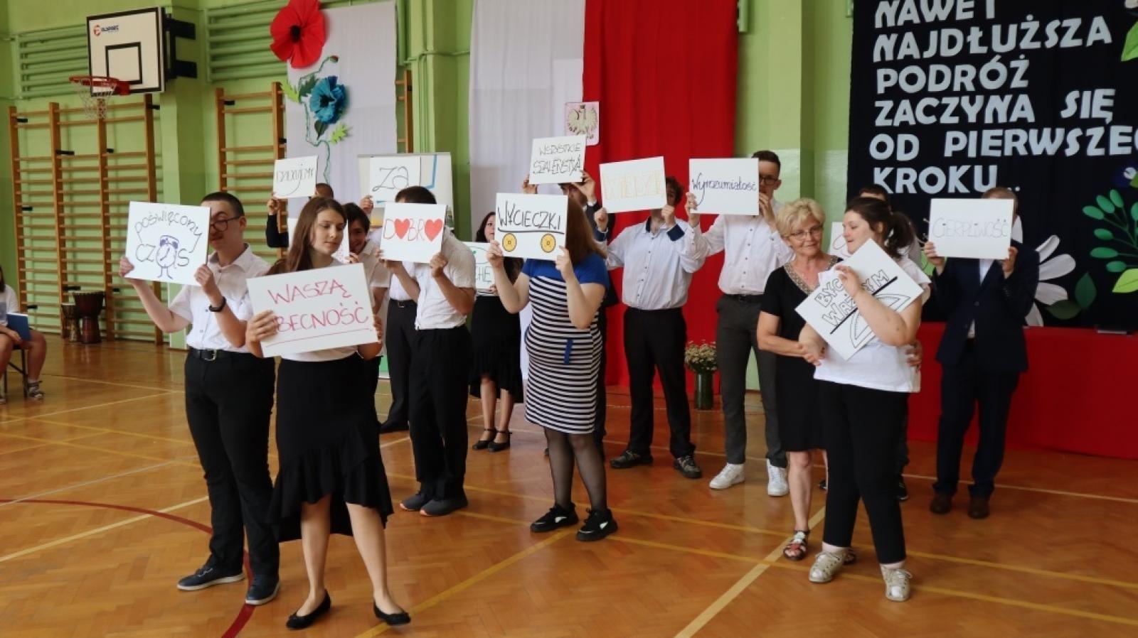 Zdjęcie w galerii na portalu naszraciborz.pl: Powiatowe i miejskie zakończenie roku szkolnego. Mamy już wakacje 2024 [FOTO i WIDEO] wiadomości z regionu