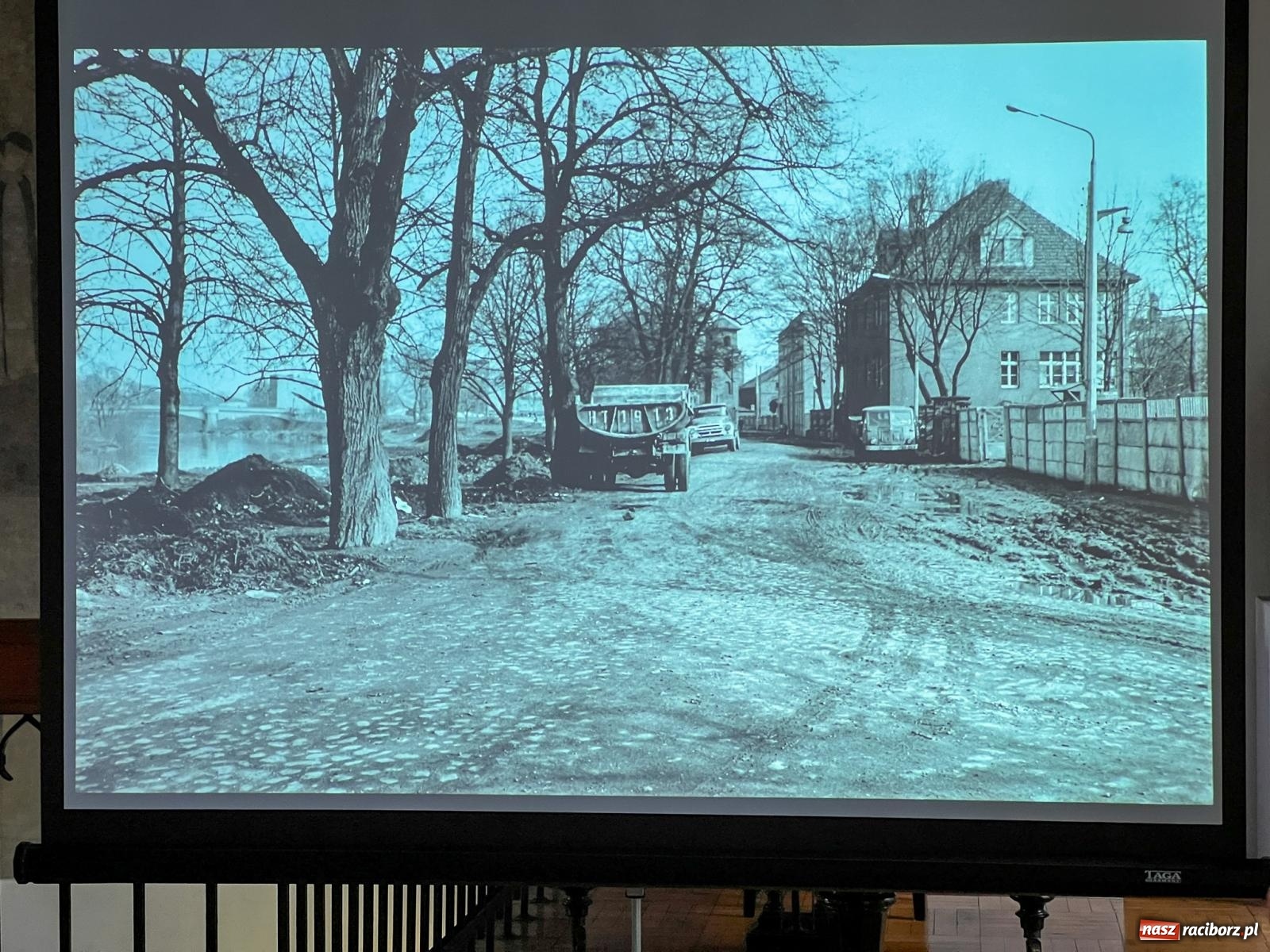 Zdjęcie w galerii na portalu naszraciborz.pl: Raciborski PRL na zdjęciach Jerzego Reżnego. Wystawa, którą trzeba zobaczyć wiadomości z regionu