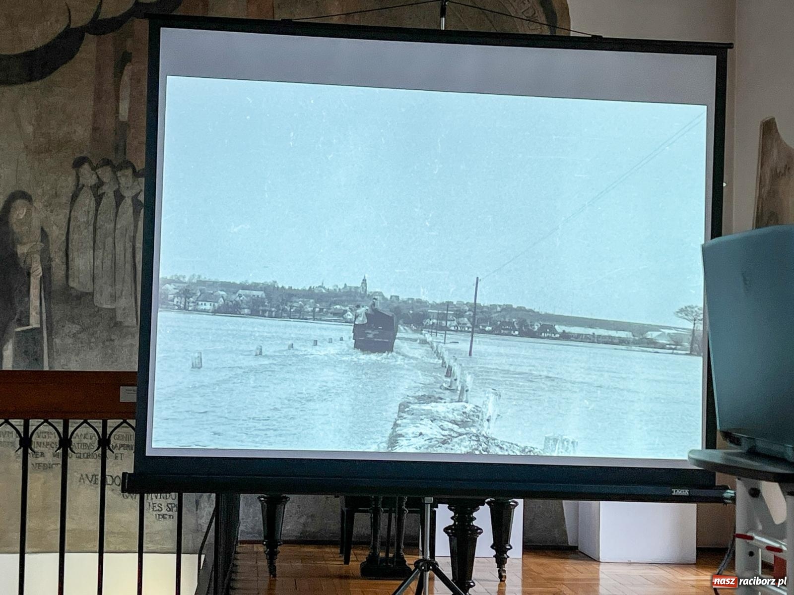 Zdjęcie w galerii na portalu naszraciborz.pl: Raciborski PRL na zdjęciach Jerzego Reżnego. Wystawa, którą trzeba zobaczyć wiadomości z regionu