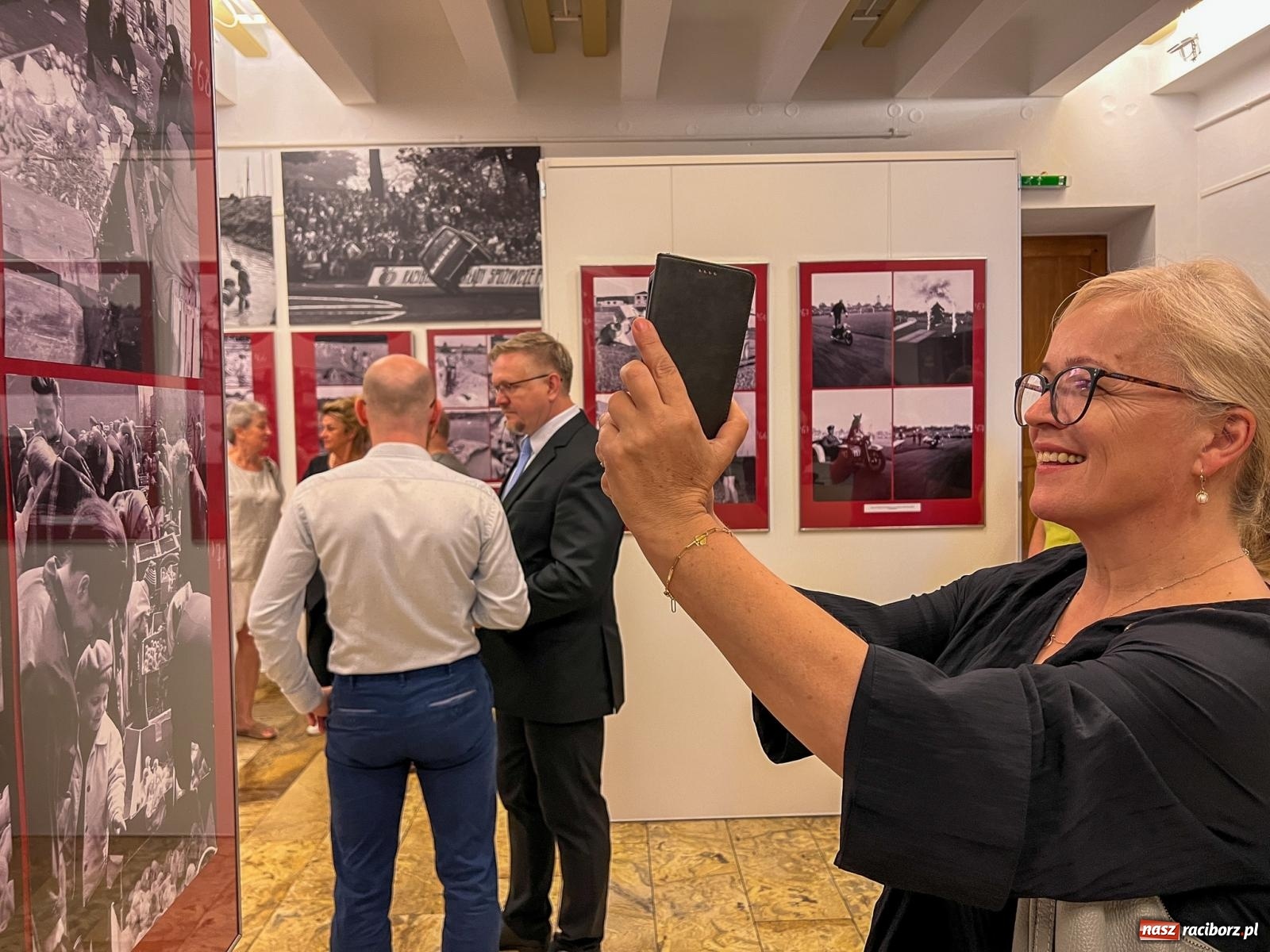 Zdjęcie w galerii na portalu naszraciborz.pl: Raciborski PRL na zdjęciach Jerzego Reżnego. Wystawa, którą trzeba zobaczyć wiadomości z regionu