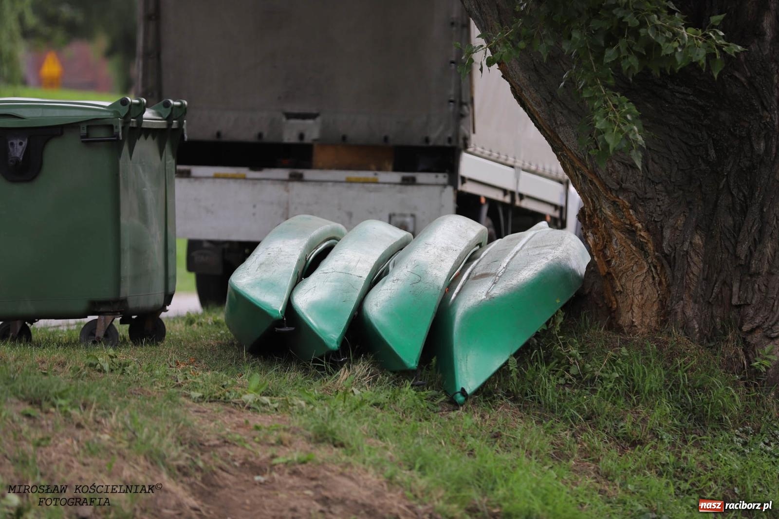 Zdjęcie w galerii na portalu naszraciborz.pl: W piątek na Odrze w Raciborzu zwodowano pierwsze jednostki wiadomości z regionu
