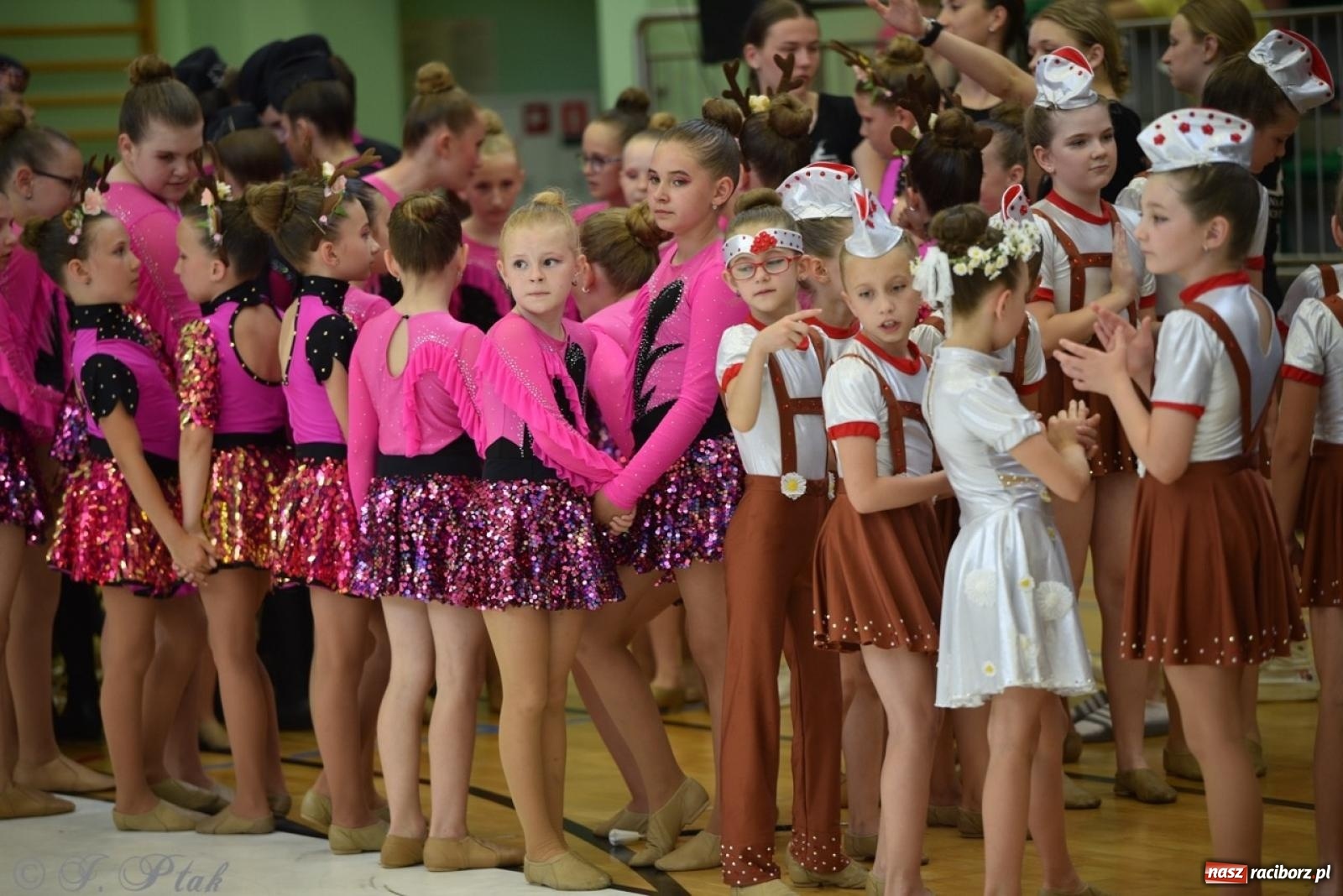 Zdjęcie w galerii na portalu naszraciborz.pl: Racibórz gospodarzem 17. Mistrzostw Europy Mażoretek [FOTO] wiadomości z regionu