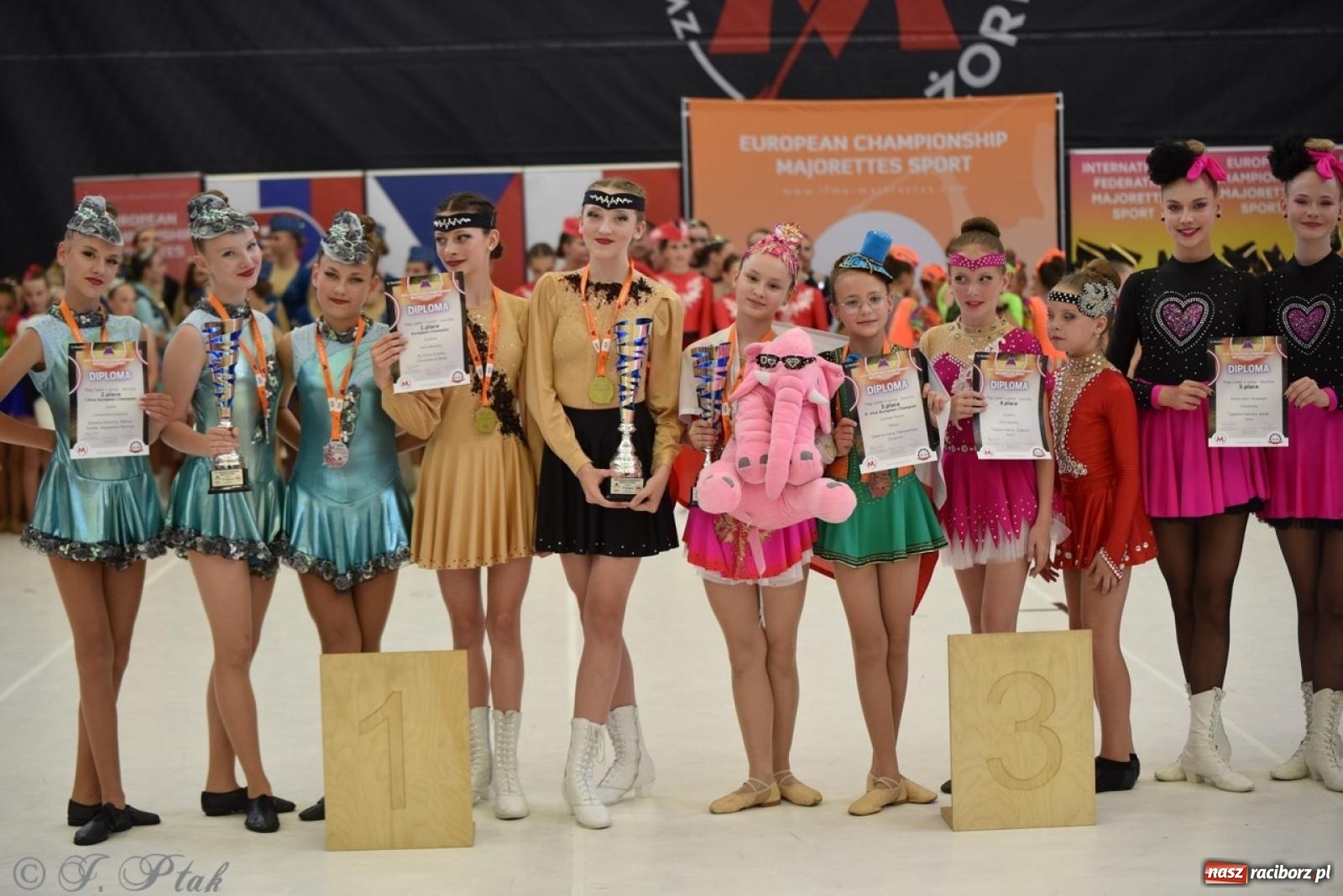 Zdjęcie w galerii na portalu naszraciborz.pl: Racibórz gospodarzem 17. Mistrzostw Europy Mażoretek [FOTO] wiadomości z regionu