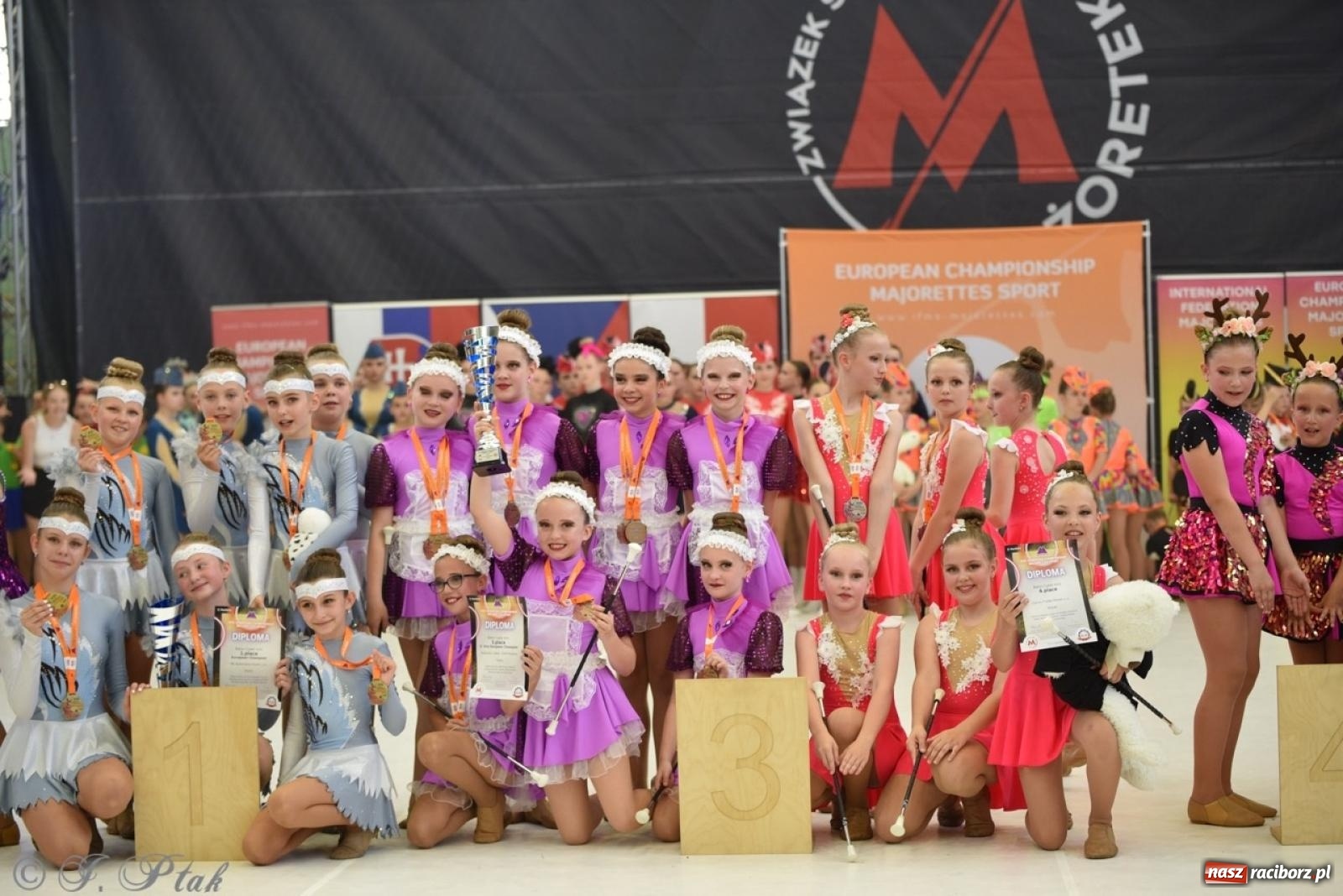 Zdjęcie w galerii na portalu naszraciborz.pl: Racibórz gospodarzem 17. Mistrzostw Europy Mażoretek [FOTO] wiadomości z regionu