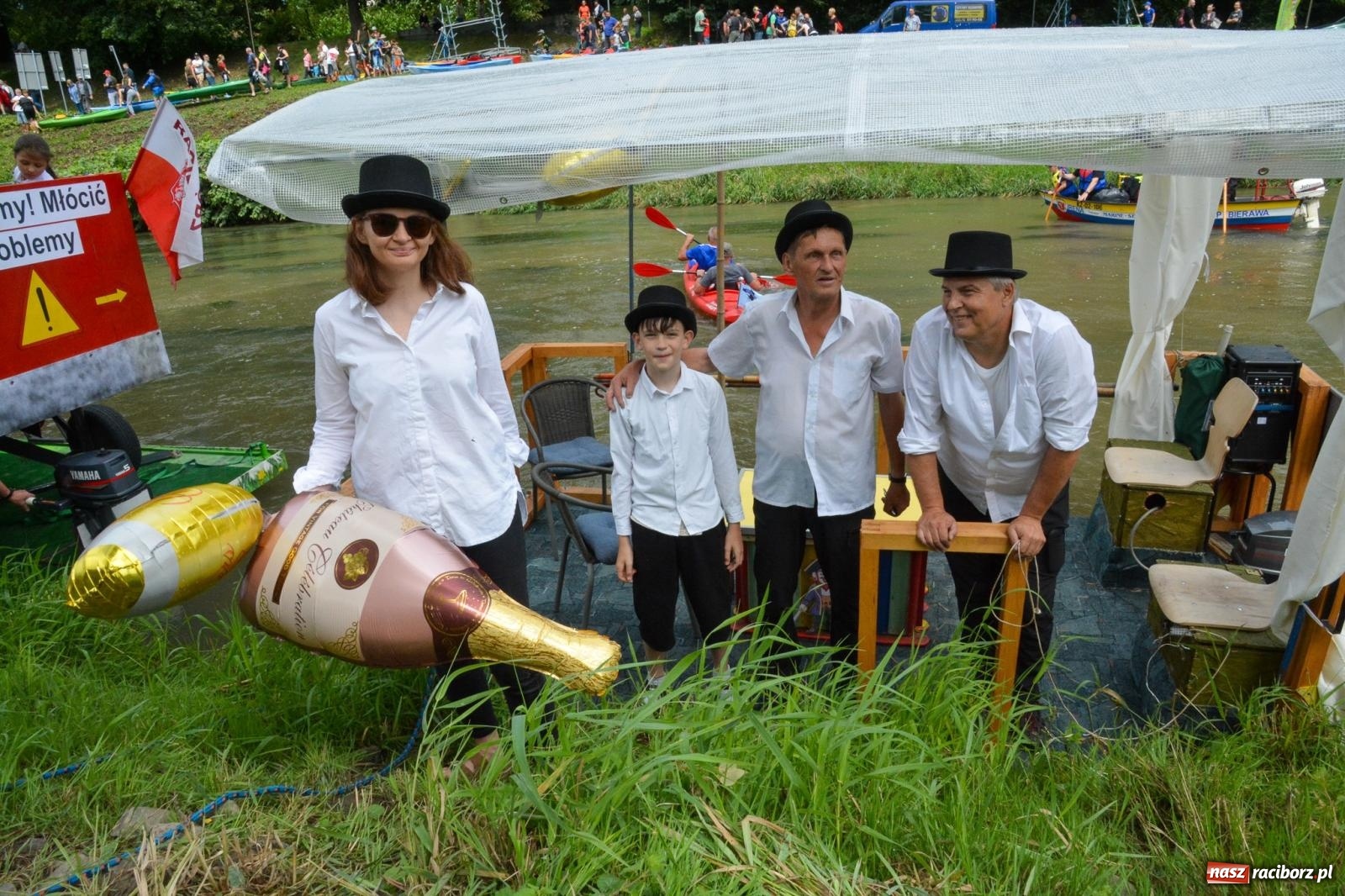 Zdjęcie w galerii na portalu naszraciborz.pl: Panny młode, Indianie i drużyna Shreka. 25. Pływadło w drodze do Koźla [FOTO i WIDEO] wiadomości z regionu