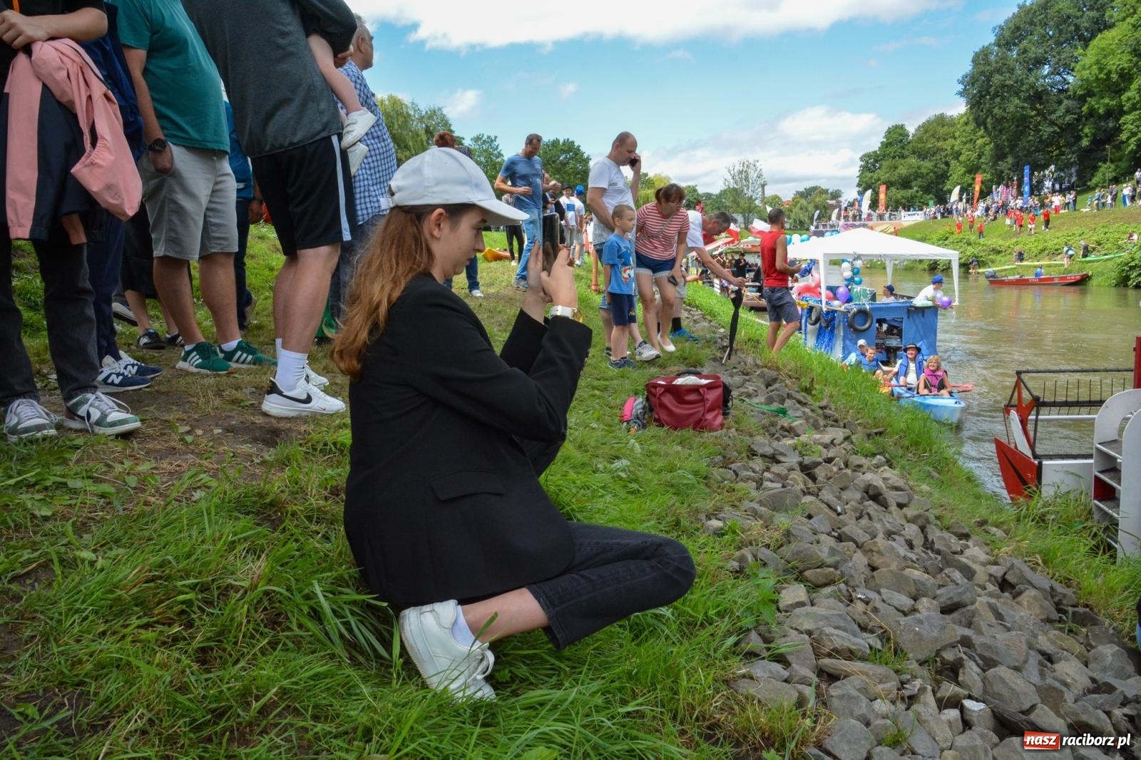 Zdjęcie w galerii na portalu naszraciborz.pl: Panny młode, Indianie i drużyna Shreka. 25. Pływadło w drodze do Koźla [FOTO i WIDEO] wiadomości z regionu