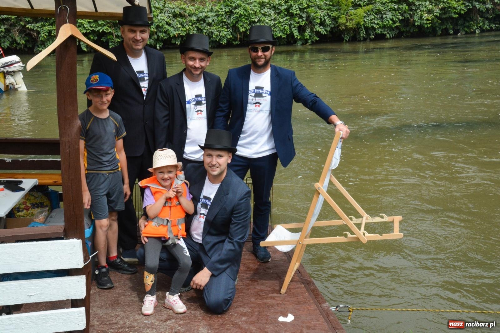 Zdjęcie w galerii na portalu naszraciborz.pl: Panny młode, Indianie i drużyna Shreka. 25. Pływadło w drodze do Koźla [FOTO i WIDEO] wiadomości z regionu