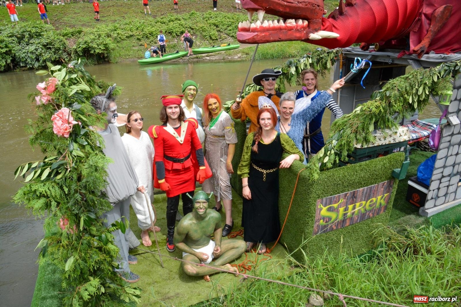Zdjęcie w galerii na portalu naszraciborz.pl: Panny młode, Indianie i drużyna Shreka. 25. Pływadło w drodze do Koźla [FOTO i WIDEO] wiadomości z regionu