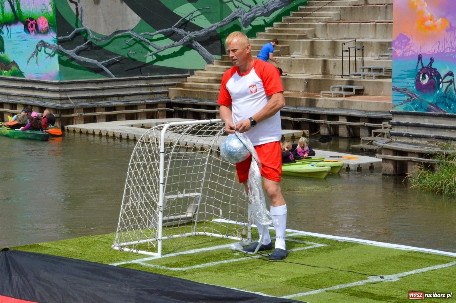 Zdjęcie w galerii na portalu naszraciborz.pl: Panny młode, Indianie i drużyna Shreka. 25. Pływadło w drodze do Koźla [FOTO i WIDEO] wiadomości z regionu