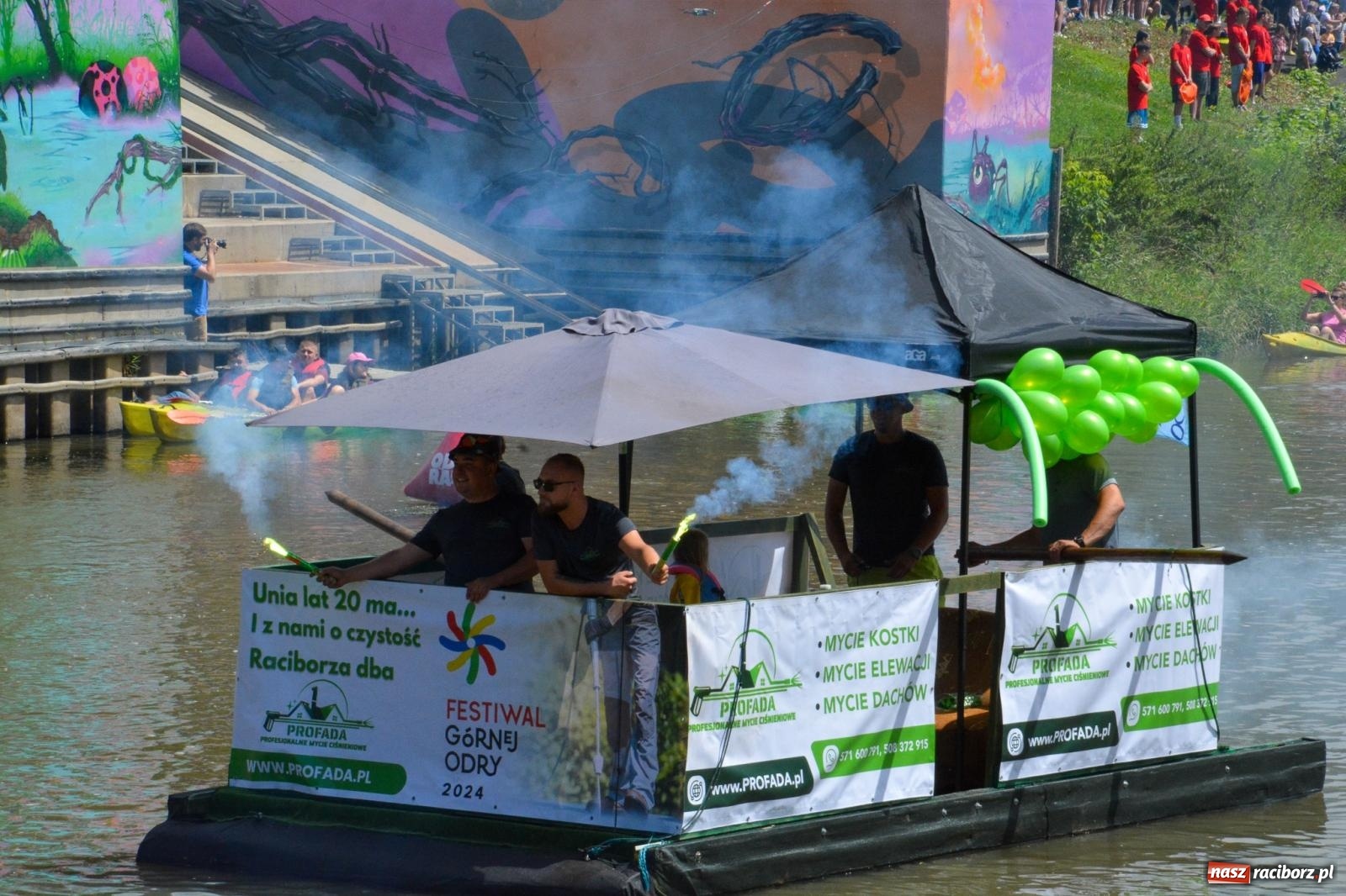 Zdjęcie w galerii na portalu naszraciborz.pl: Panny młode, Indianie i drużyna Shreka. 25. Pływadło w drodze do Koźla [FOTO i WIDEO] wiadomości z regionu