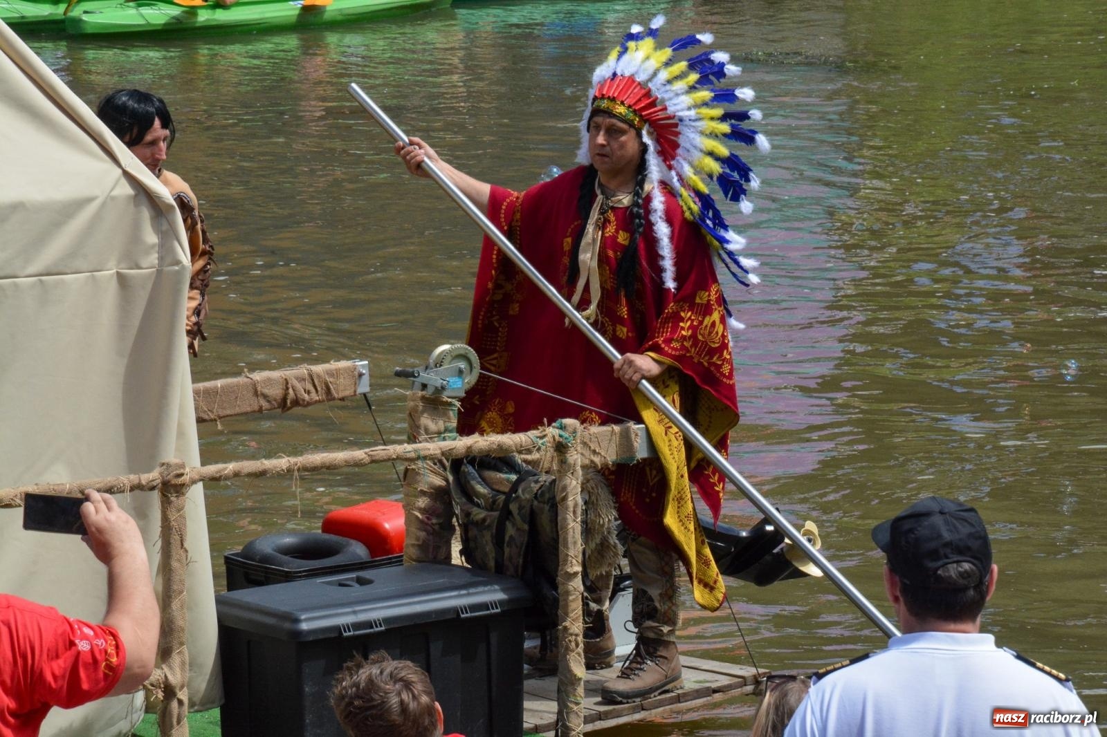 Zdjęcie w galerii na portalu naszraciborz.pl: Panny młode, Indianie i drużyna Shreka. 25. Pływadło w drodze do Koźla [FOTO i WIDEO] wiadomości z regionu
