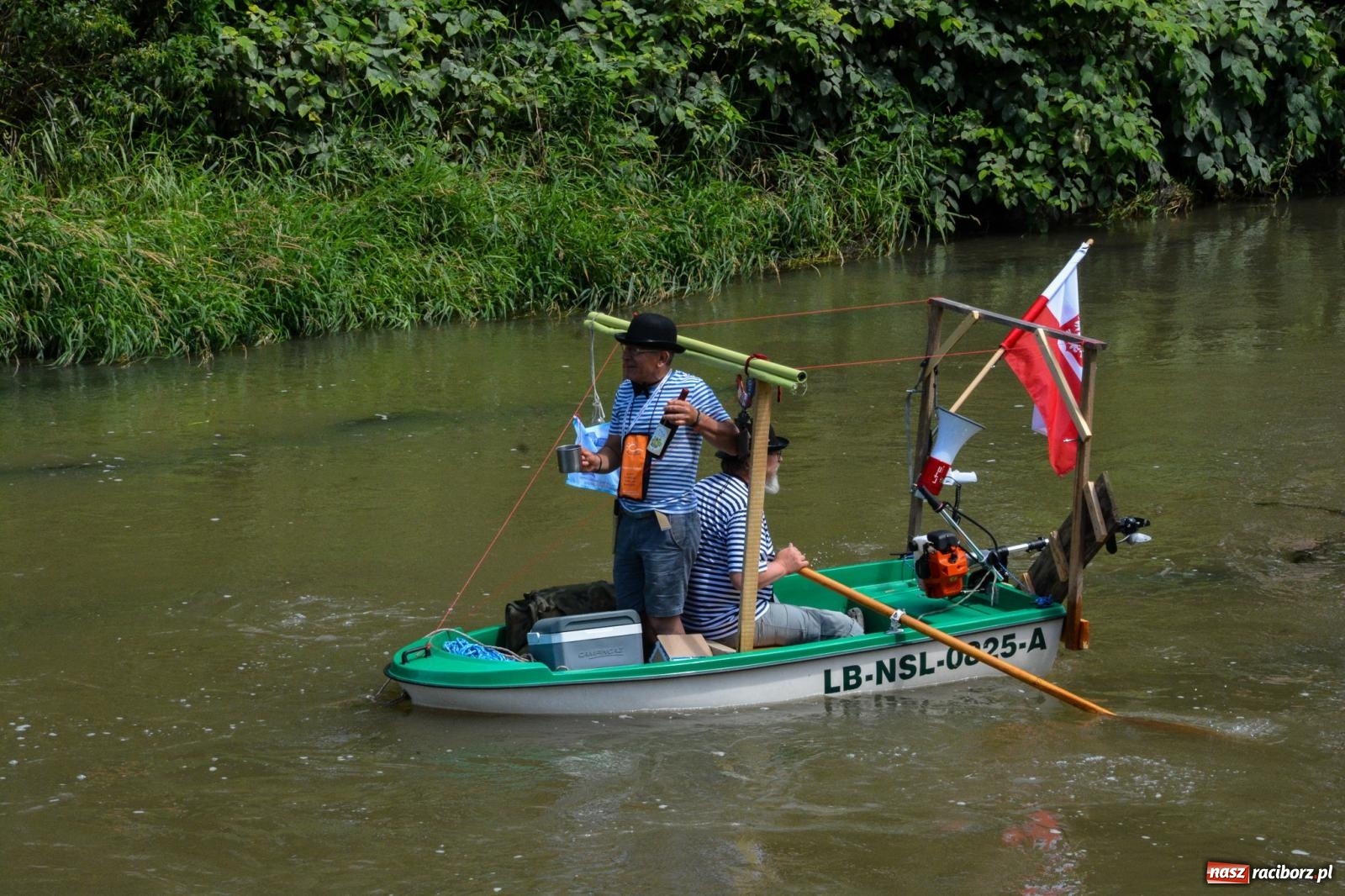 Zdjęcie w galerii na portalu naszraciborz.pl: Panny młode, Indianie i drużyna Shreka. 25. Pływadło w drodze do Koźla [FOTO i WIDEO] wiadomości z regionu