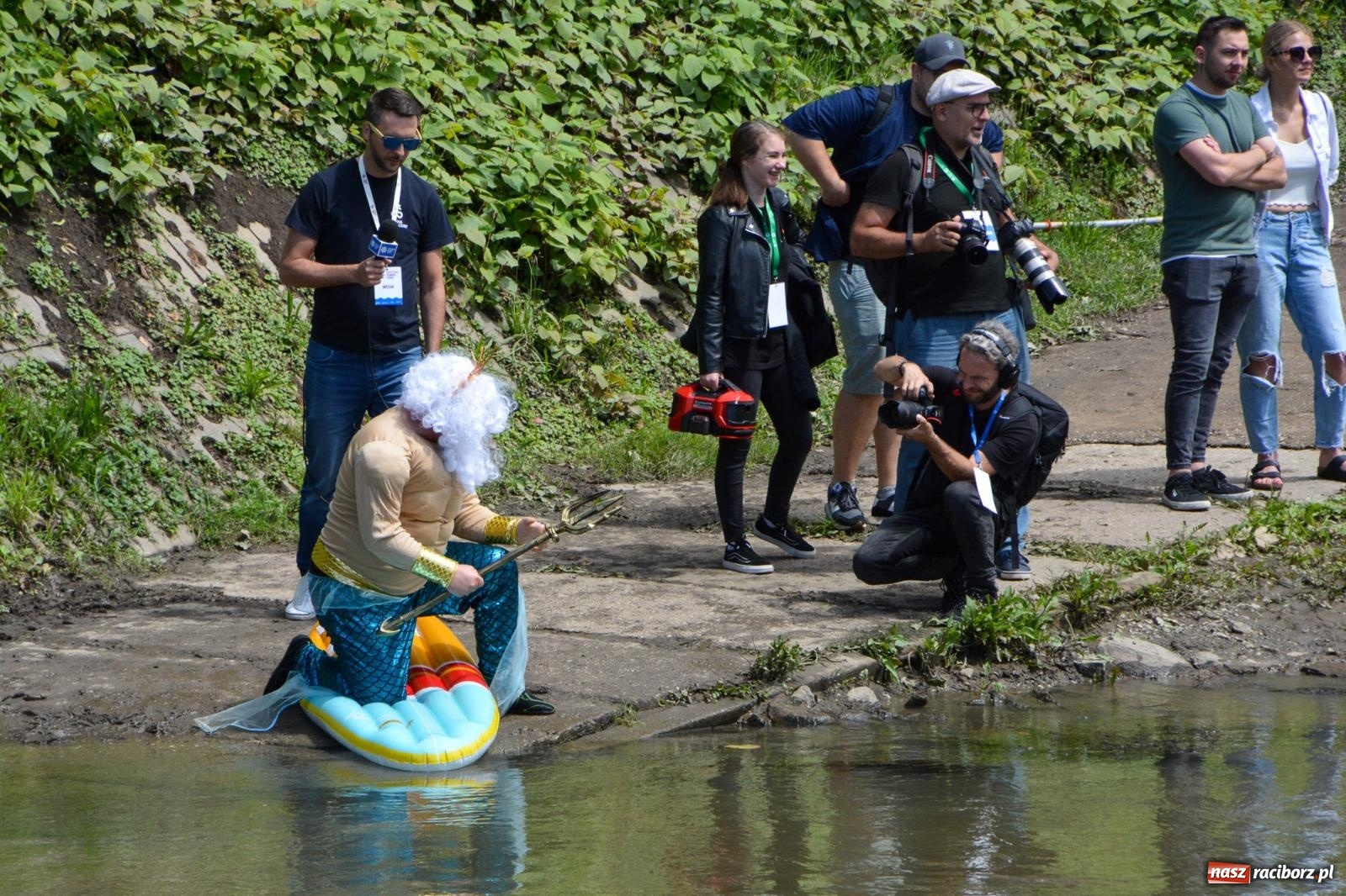 Zdjęcie w galerii na portalu naszraciborz.pl: Panny młode, Indianie i drużyna Shreka. 25. Pływadło w drodze do Koźla [FOTO i WIDEO] wiadomości z regionu