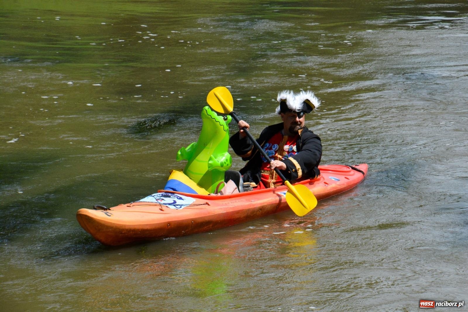 Zdjęcie w galerii na portalu naszraciborz.pl: Panny młode, Indianie i drużyna Shreka. 25. Pływadło w drodze do Koźla [FOTO i WIDEO] wiadomości z regionu