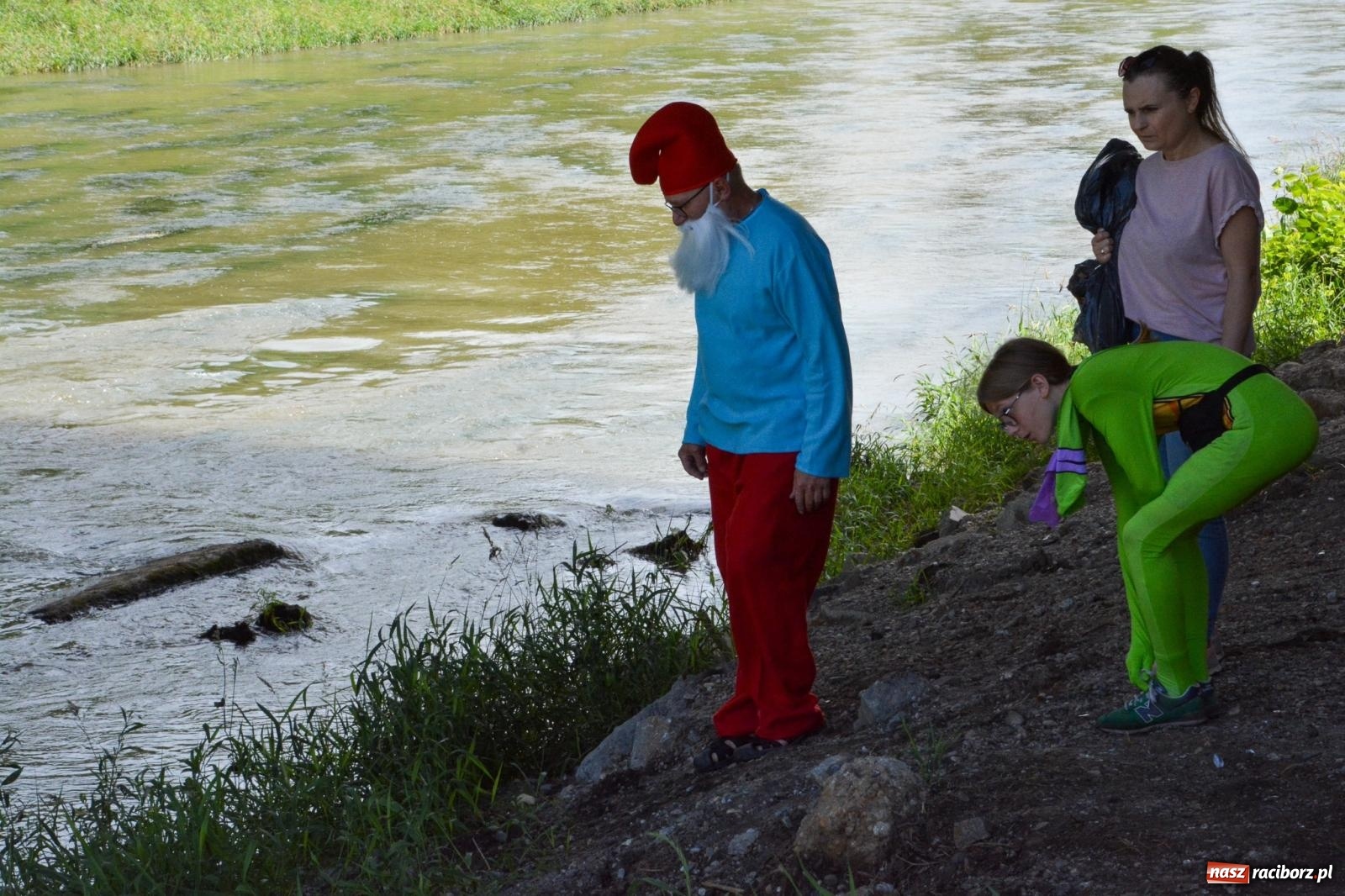 Zdjęcie w galerii na portalu naszraciborz.pl: Panny młode, Indianie i drużyna Shreka. 25. Pływadło w drodze do Koźla [FOTO i WIDEO] wiadomości z regionu
