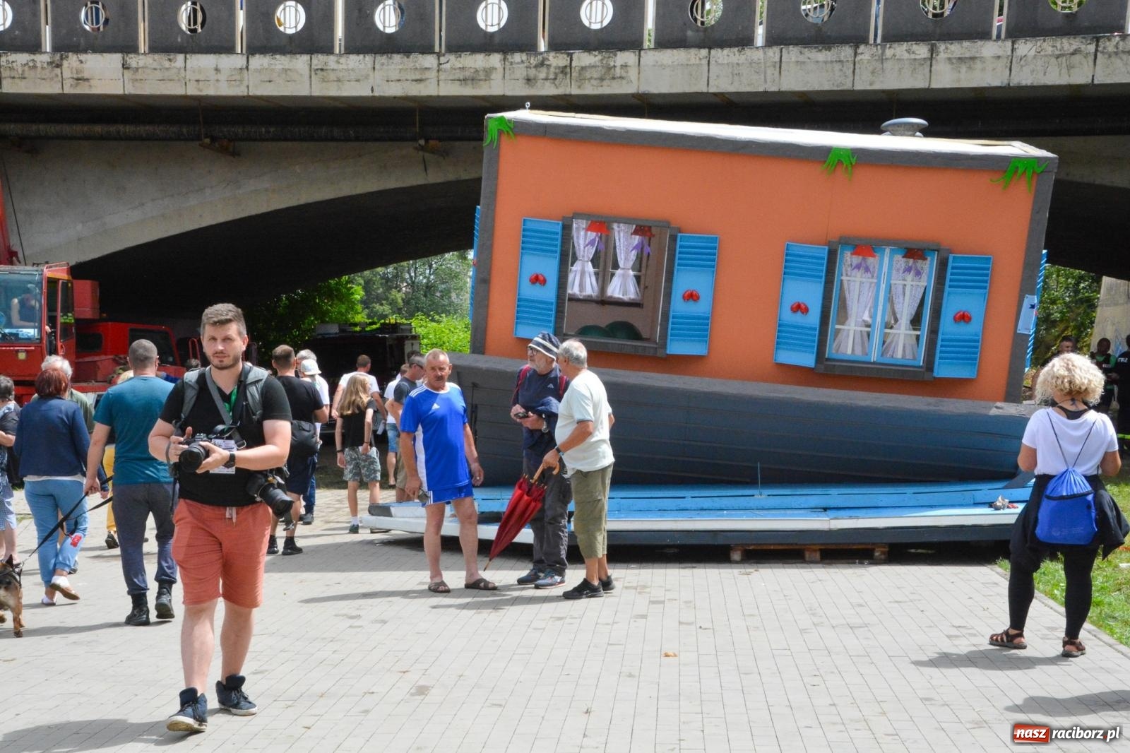 Zdjęcie w galerii na portalu naszraciborz.pl: Panny młode, Indianie i drużyna Shreka. 25. Pływadło w drodze do Koźla [FOTO i WIDEO] wiadomości z regionu