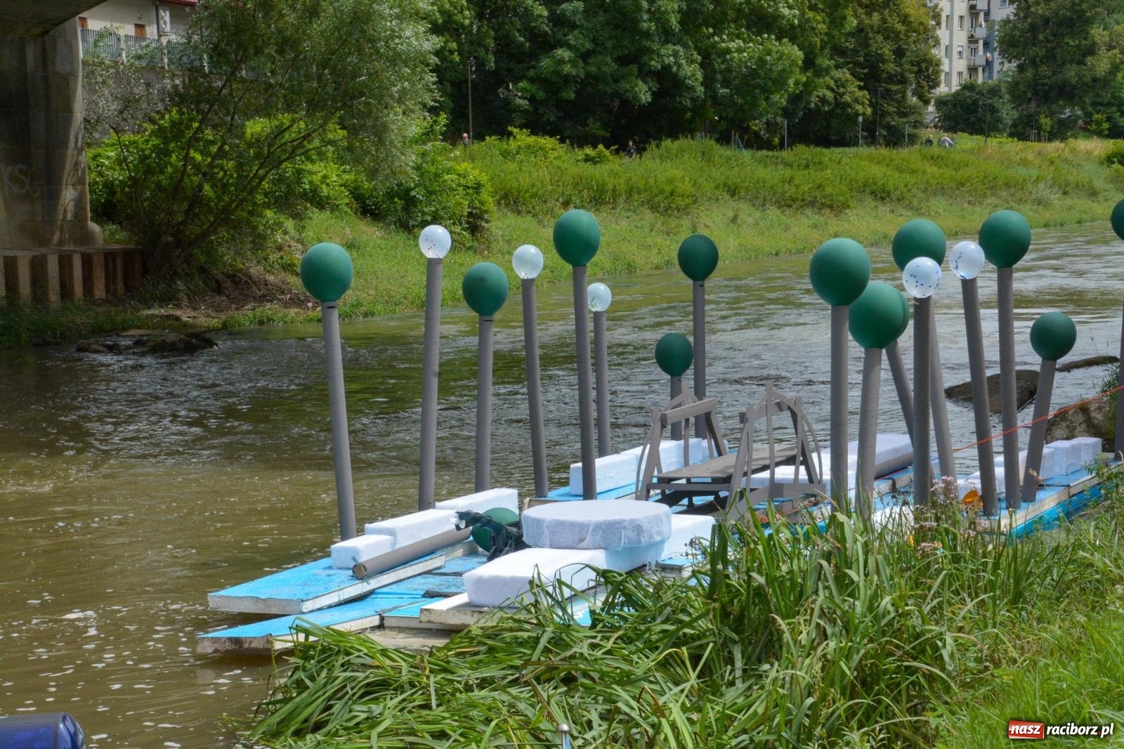 Zdjęcie w galerii na portalu naszraciborz.pl: Panny młode, Indianie i drużyna Shreka. 25. Pływadło w drodze do Koźla [FOTO i WIDEO] wiadomości z regionu