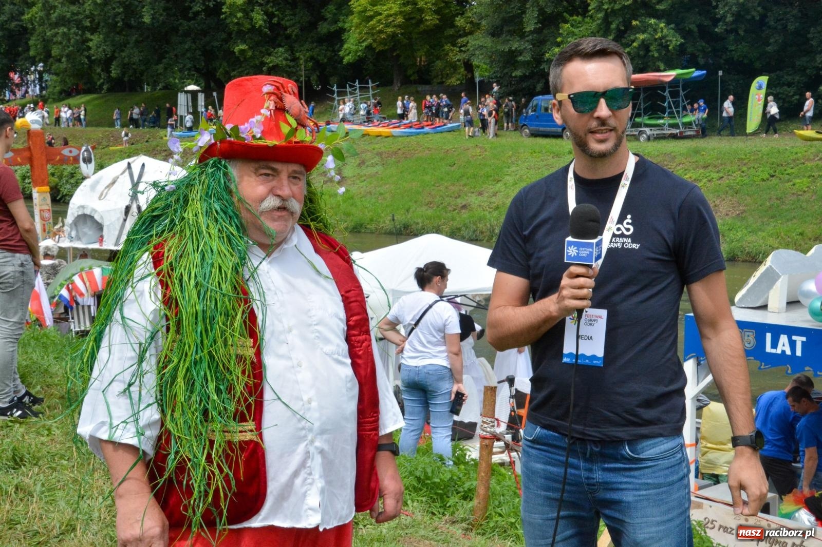 Zdjęcie w galerii na portalu naszraciborz.pl: Panny młode, Indianie i drużyna Shreka. 25. Pływadło w drodze do Koźla [FOTO i WIDEO] wiadomości z regionu