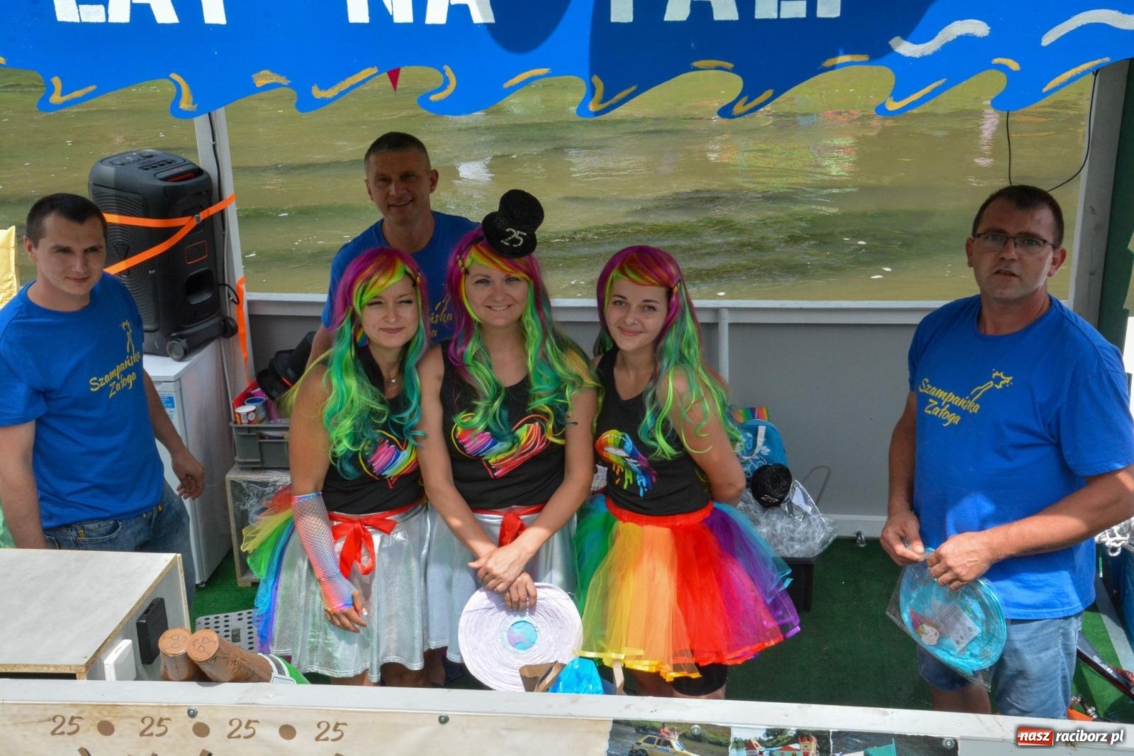 Zdjęcie w galerii na portalu naszraciborz.pl: Panny młode, Indianie i drużyna Shreka. 25. Pływadło w drodze do Koźla [FOTO i WIDEO] wiadomości z regionu