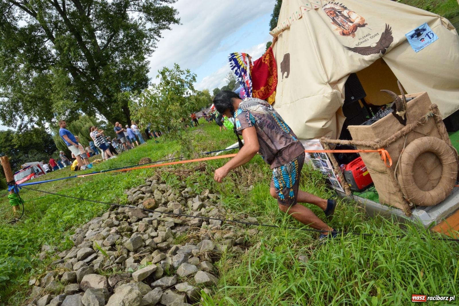 Zdjęcie w galerii na portalu naszraciborz.pl: Panny młode, Indianie i drużyna Shreka. 25. Pływadło w drodze do Koźla [FOTO i WIDEO] wiadomości z regionu