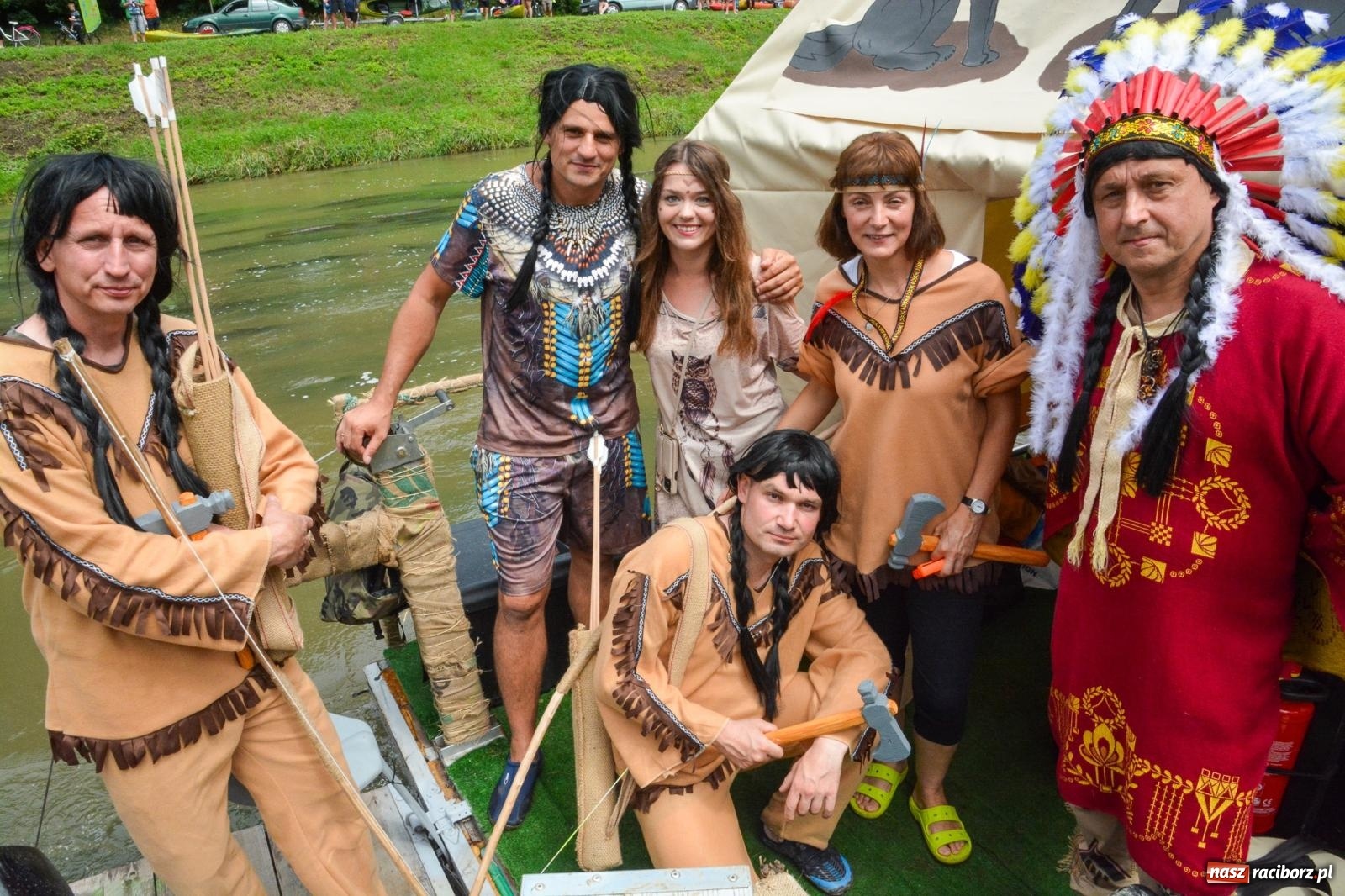 Zdjęcie w galerii na portalu naszraciborz.pl: Panny młode, Indianie i drużyna Shreka. 25. Pływadło w drodze do Koźla [FOTO i WIDEO] wiadomości z regionu