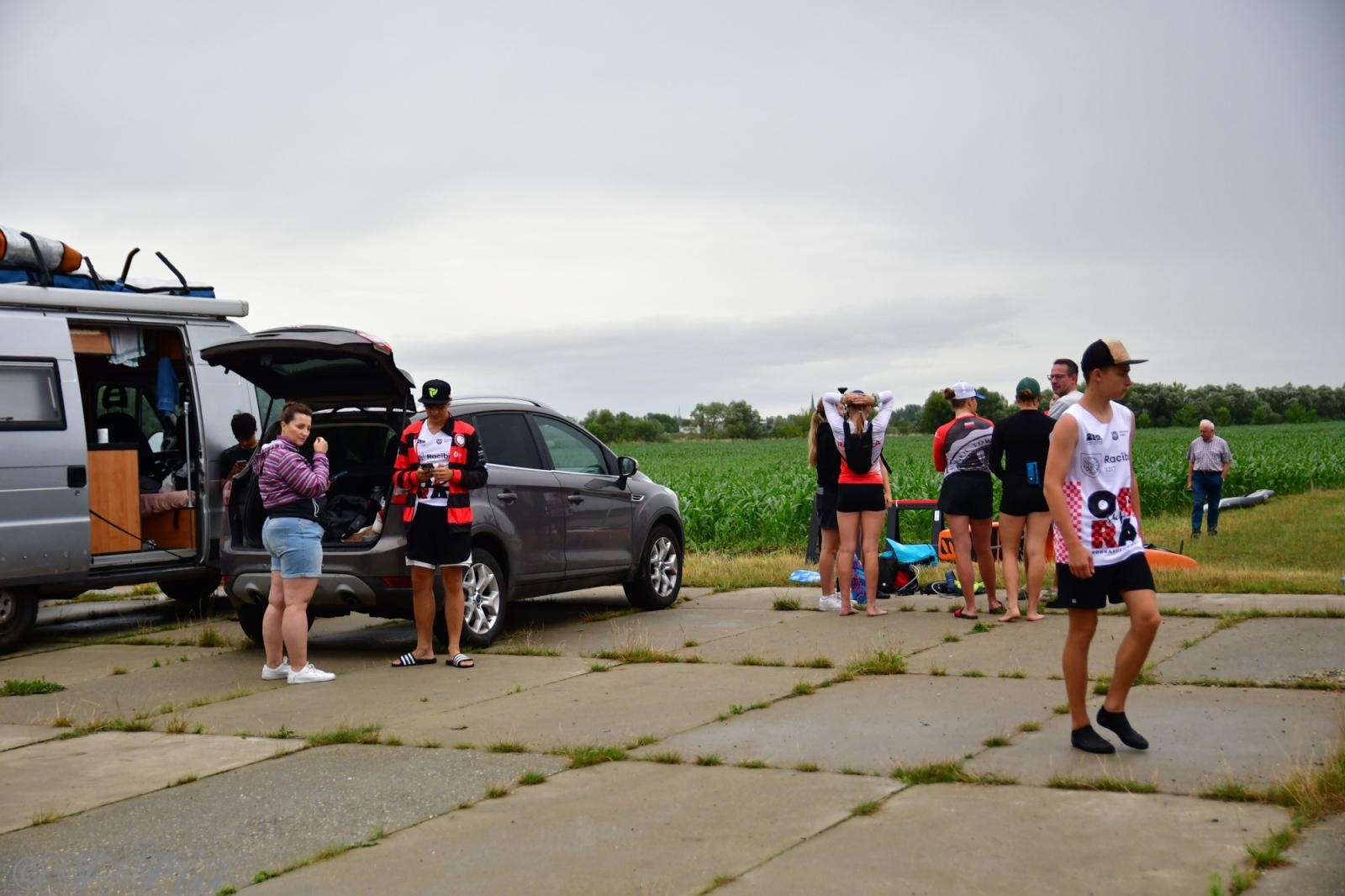 Zdjęcie w galerii na portalu naszraciborz.pl: Odra SUP Cup. Wyścig na najdłuższym dystansie wystartował spod zapory wiadomości z regionu