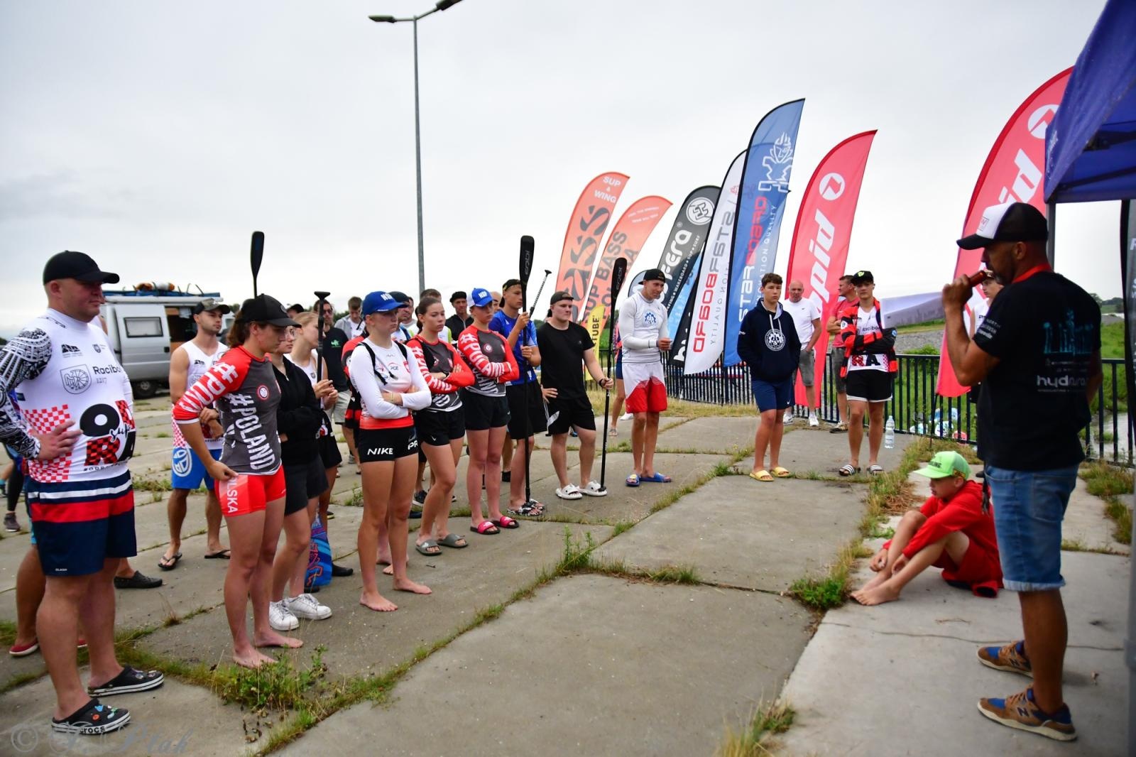 Zdjęcie w galerii na portalu naszraciborz.pl: Odra SUP Cup. Wyścig na najdłuższym dystansie wystartował spod zapory wiadomości z regionu