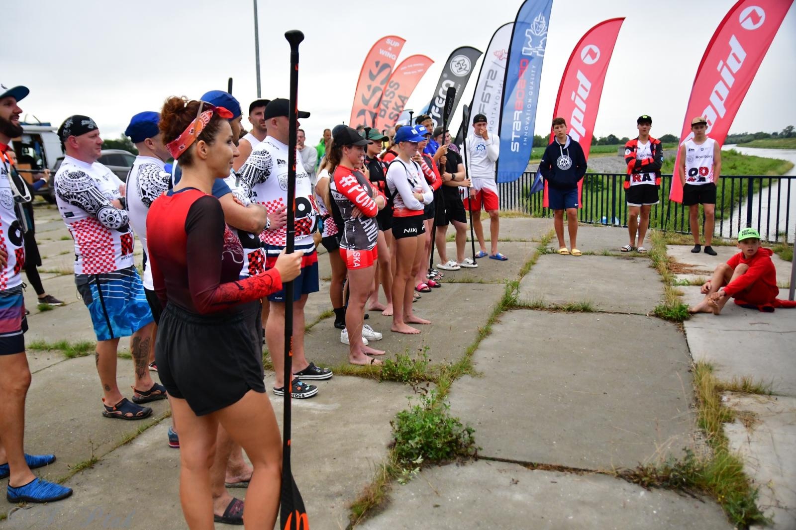 Zdjęcie w galerii na portalu naszraciborz.pl: Odra SUP Cup. Wyścig na najdłuższym dystansie wystartował spod zapory wiadomości z regionu