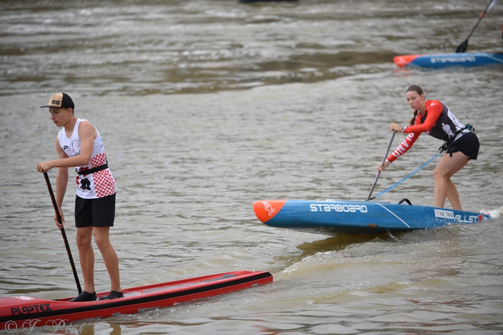 Zdjęcie w galerii na portalu naszraciborz.pl: Odra SUP Cup. Wyścig na najdłuższym dystansie wystartował spod zapory wiadomości z regionu