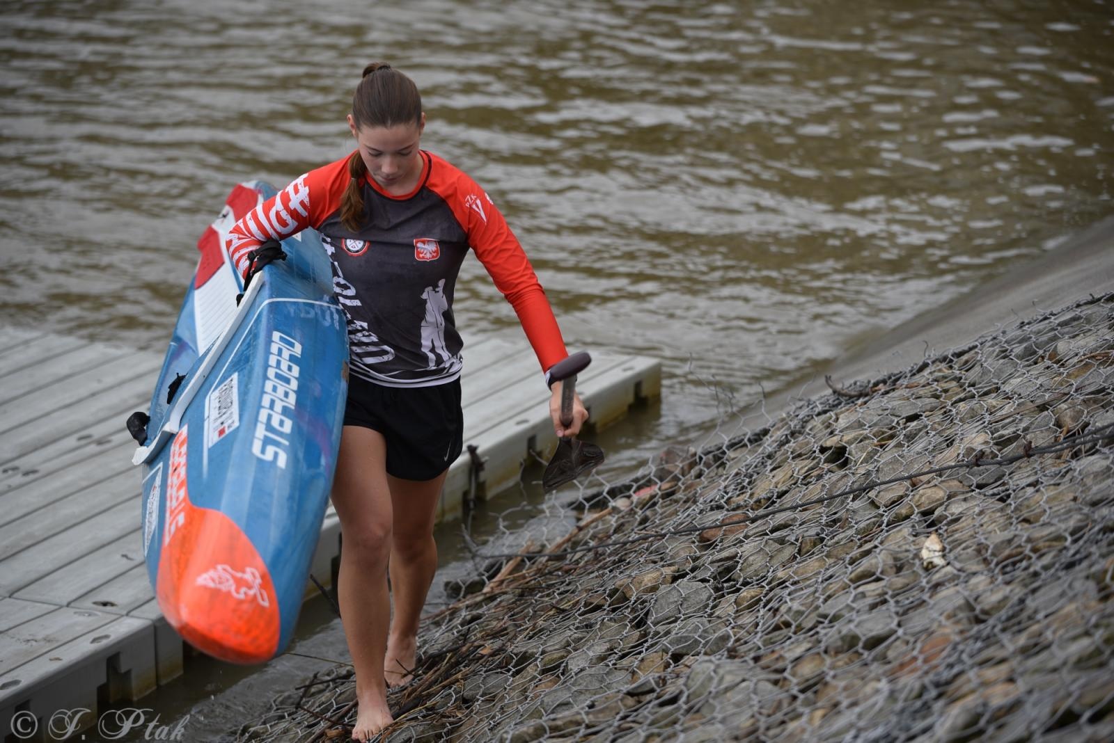 Zdjęcie w galerii na portalu naszraciborz.pl: Odra SUP Cup. Wyścig na najdłuższym dystansie wystartował spod zapory wiadomości z regionu
