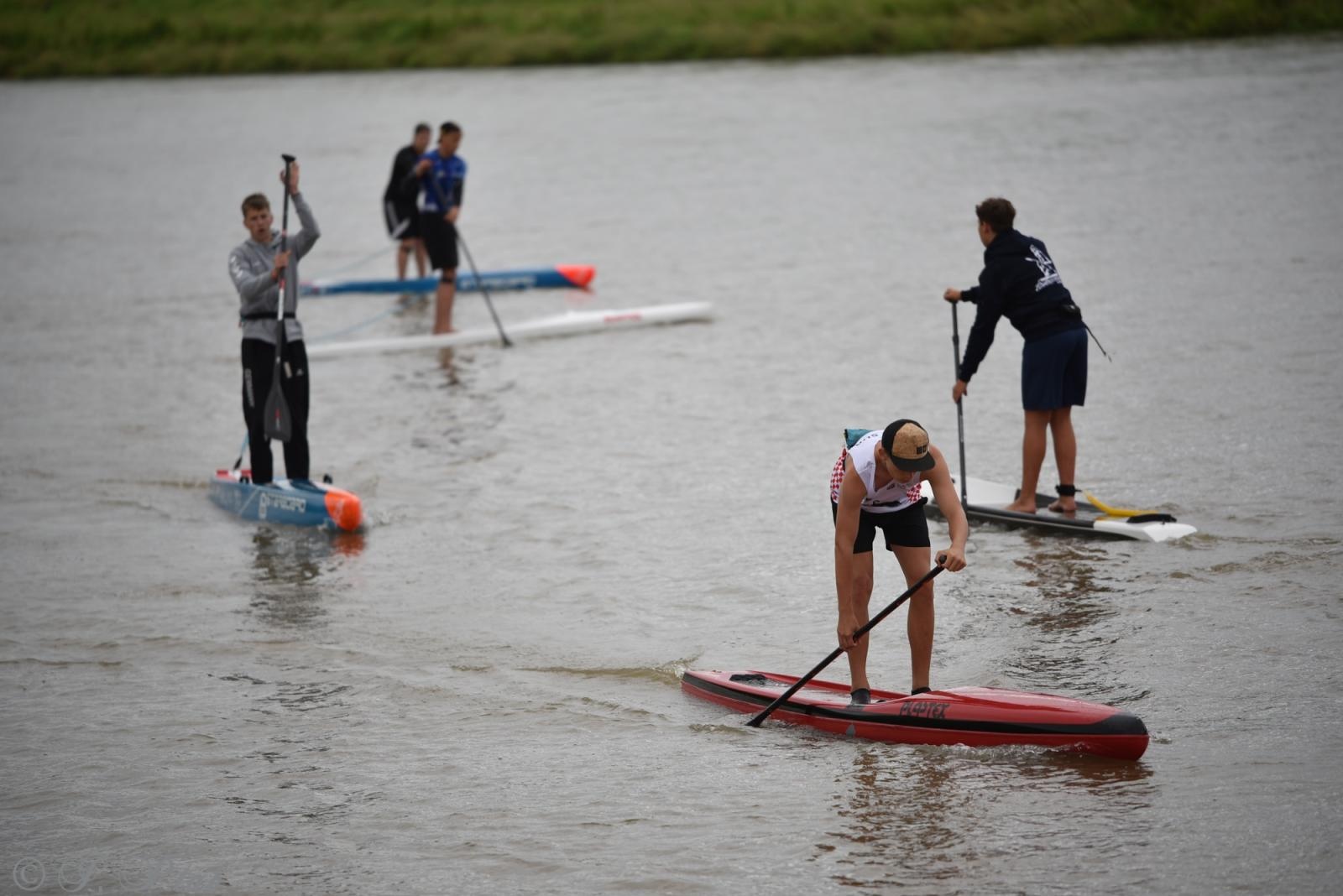 Zdjęcie w galerii na portalu naszraciborz.pl: Odra SUP Cup. Wyścig na najdłuższym dystansie wystartował spod zapory wiadomości z regionu