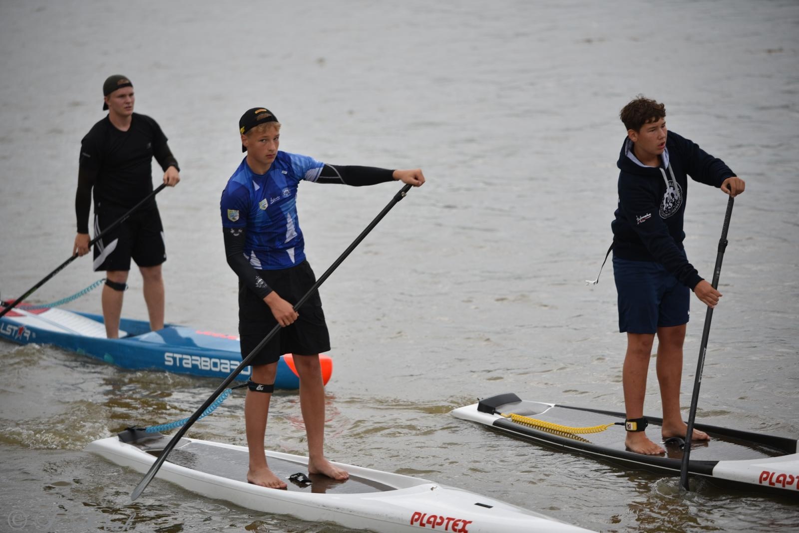 Zdjęcie w galerii na portalu naszraciborz.pl: Odra SUP Cup. Wyścig na najdłuższym dystansie wystartował spod zapory wiadomości z regionu