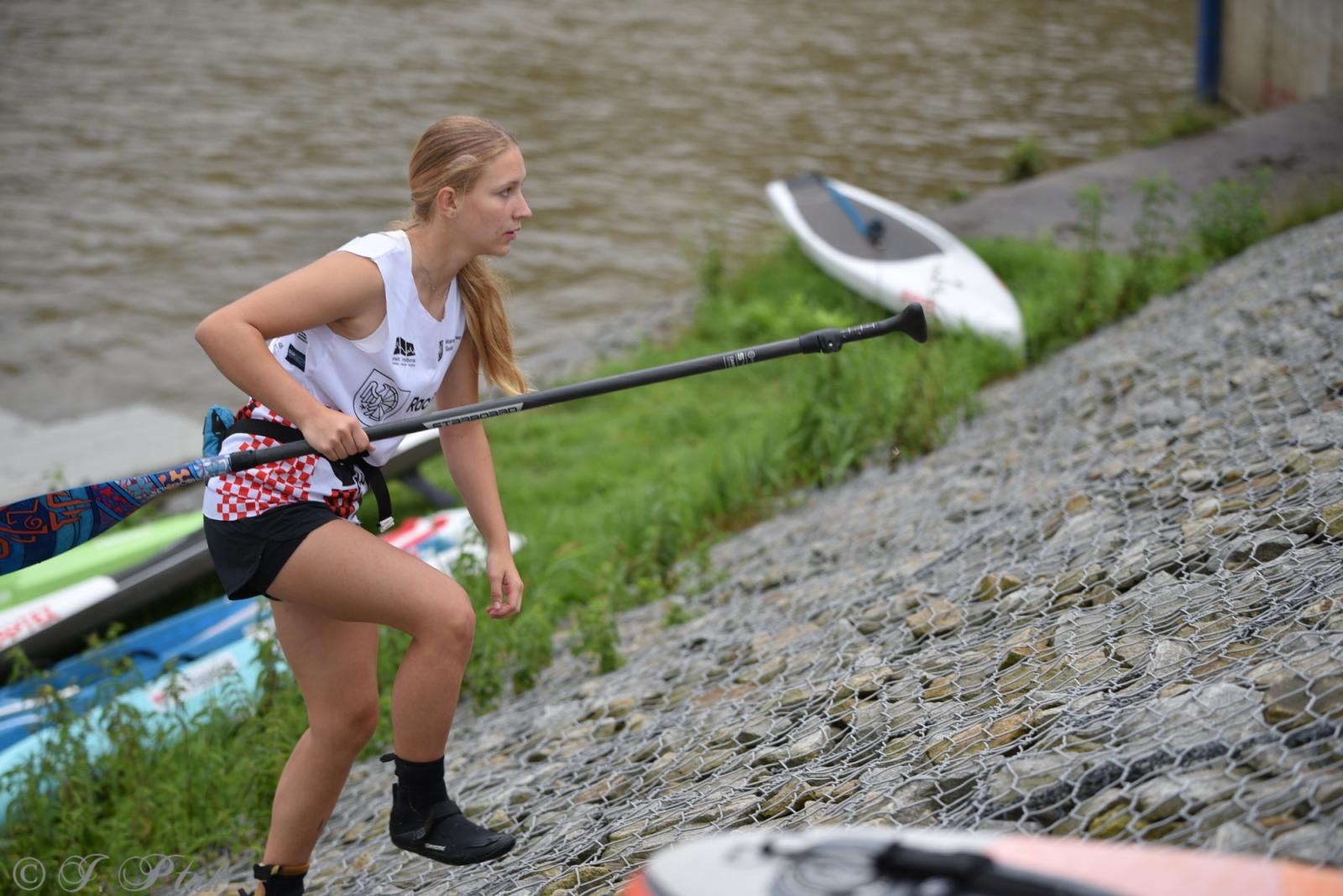 Zdjęcie w galerii na portalu naszraciborz.pl: Odra SUP Cup. Wyścig na najdłuższym dystansie wystartował spod zapory wiadomości z regionu