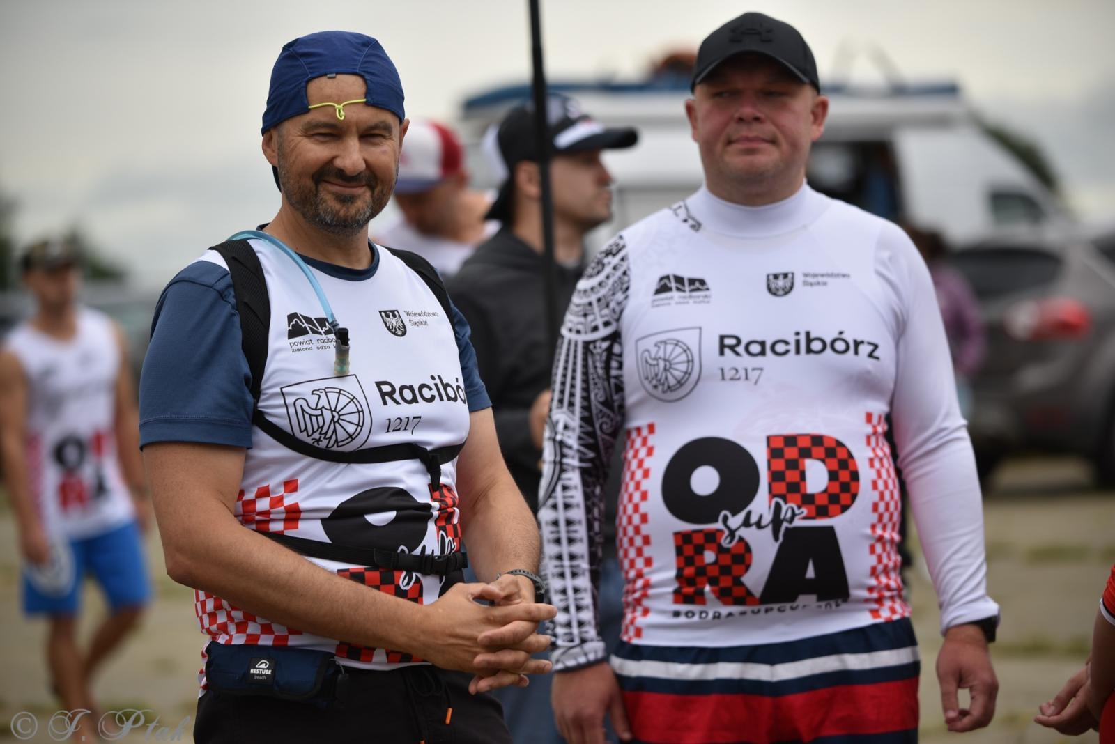 Zdjęcie w galerii na portalu naszraciborz.pl: Odra SUP Cup. Wyścig na najdłuższym dystansie wystartował spod zapory wiadomości z regionu