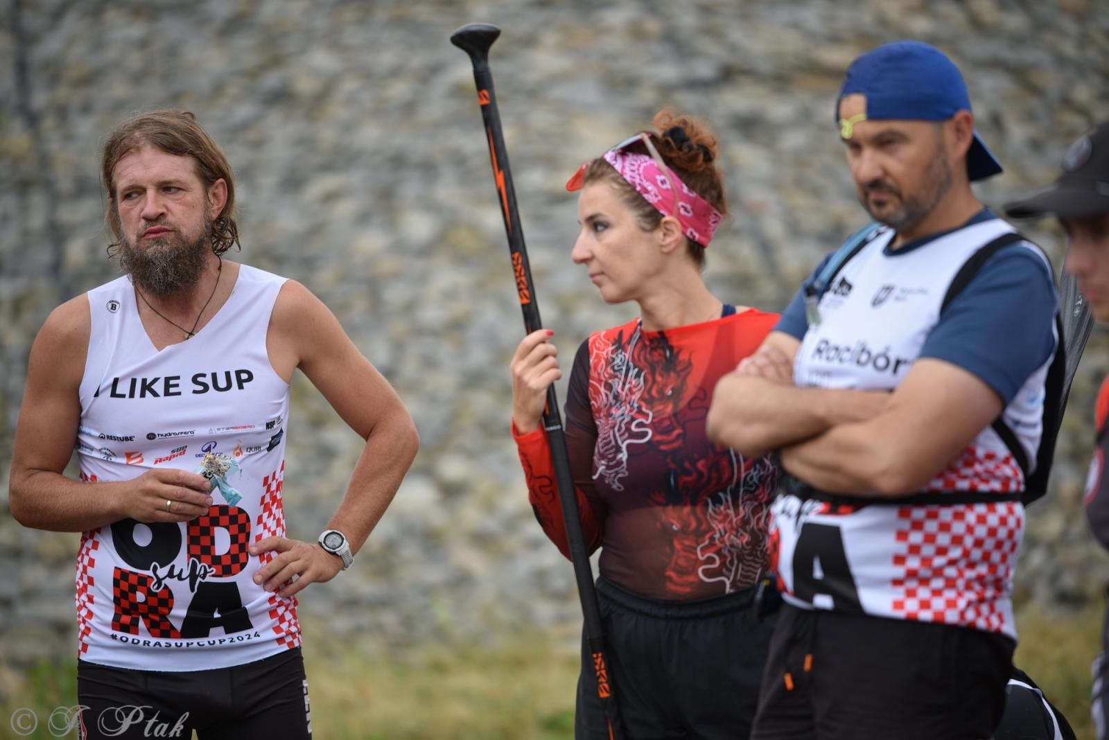 Zdjęcie w galerii na portalu naszraciborz.pl: Odra SUP Cup. Wyścig na najdłuższym dystansie wystartował spod zapory wiadomości z regionu