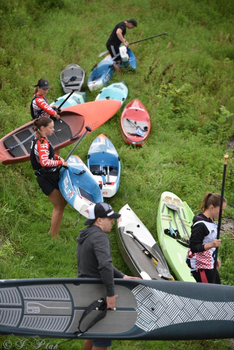 Zdjęcie w galerii na portalu naszraciborz.pl: Odra SUP Cup. Wyścig na najdłuższym dystansie wystartował spod zapory wiadomości z regionu