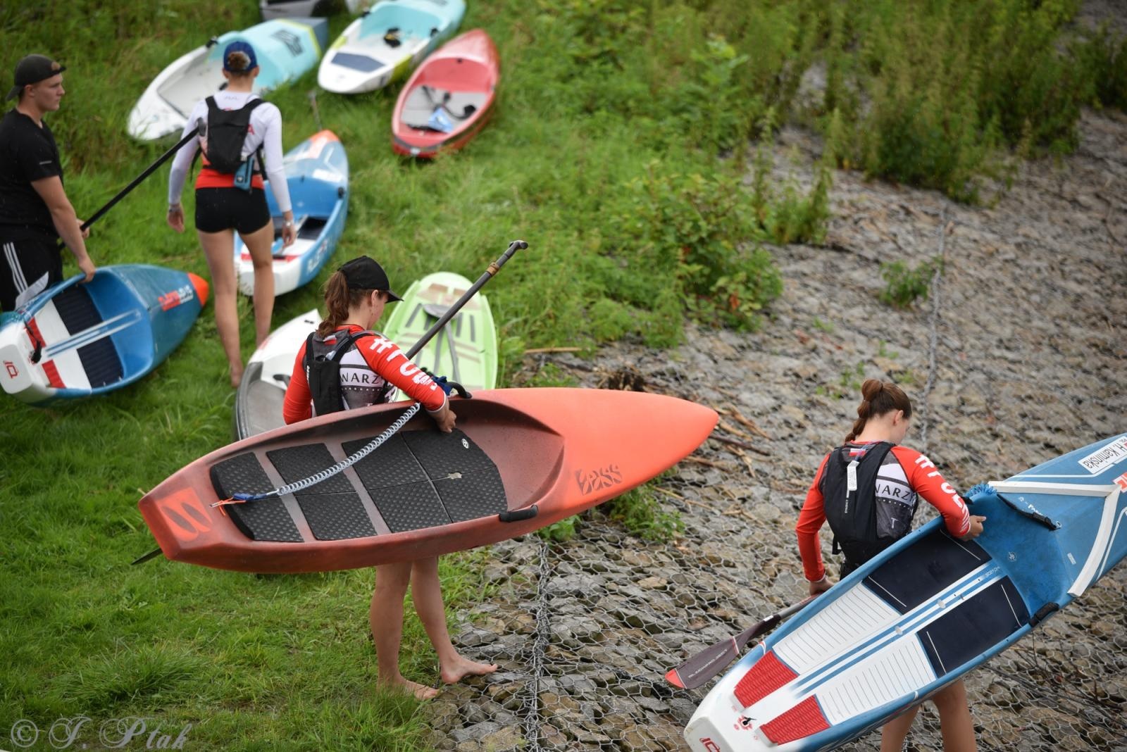 Zdjęcie w galerii na portalu naszraciborz.pl: Odra SUP Cup. Wyścig na najdłuższym dystansie wystartował spod zapory wiadomości z regionu