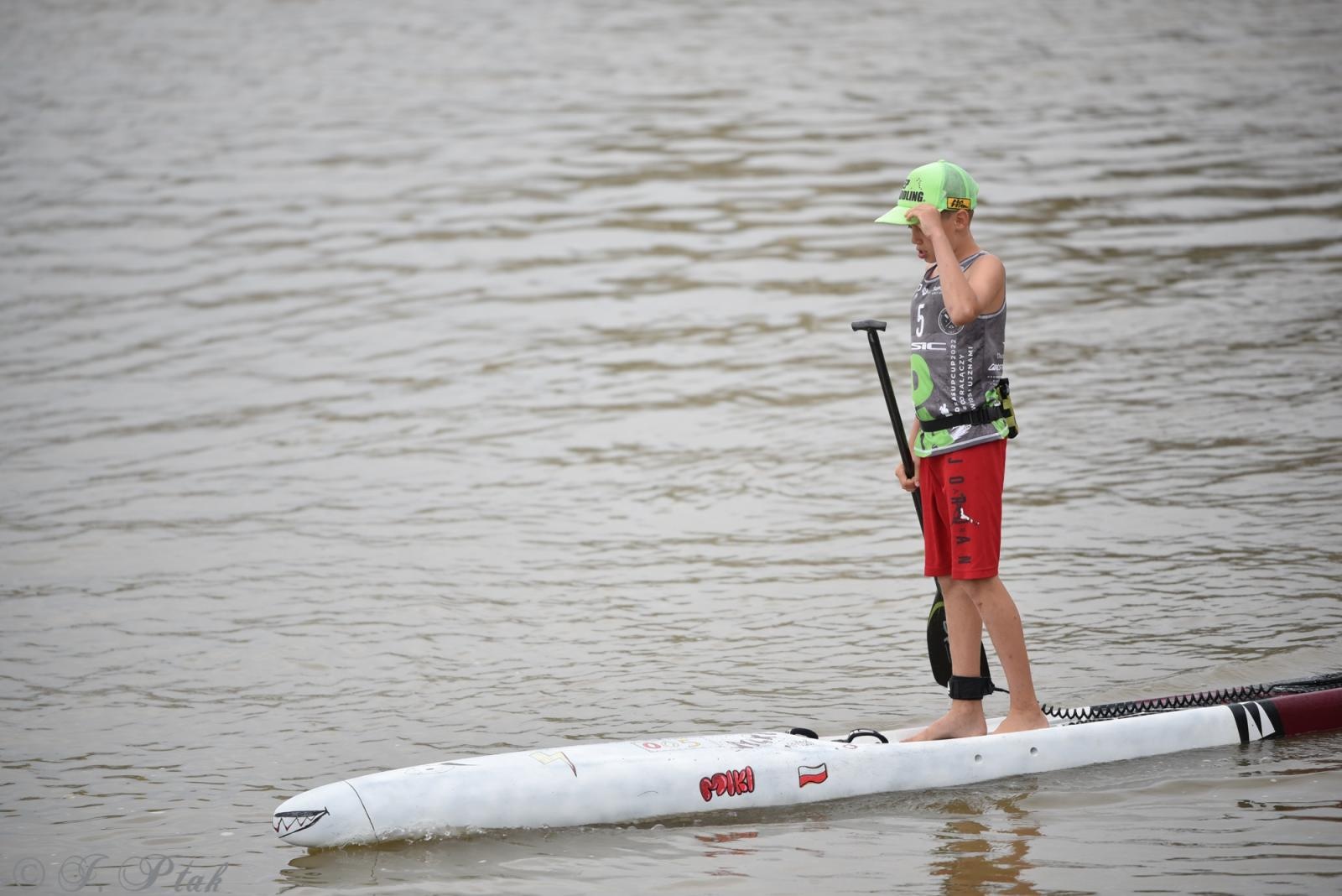 Zdjęcie w galerii na portalu naszraciborz.pl: Odra SUP Cup. Wyścig na najdłuższym dystansie wystartował spod zapory wiadomości z regionu
