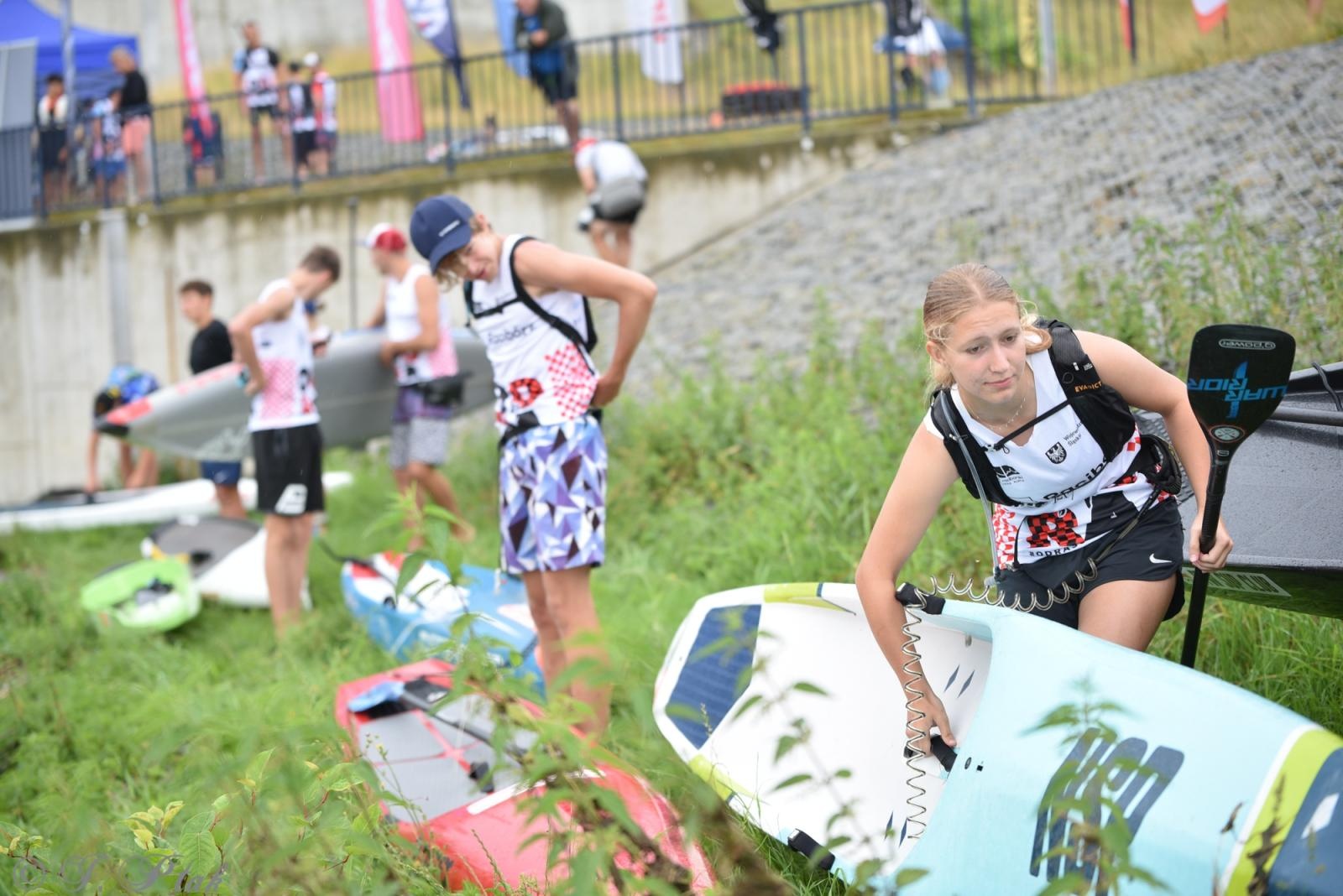 Zdjęcie w galerii na portalu naszraciborz.pl: Odra SUP Cup. Wyścig na najdłuższym dystansie wystartował spod zapory wiadomości z regionu