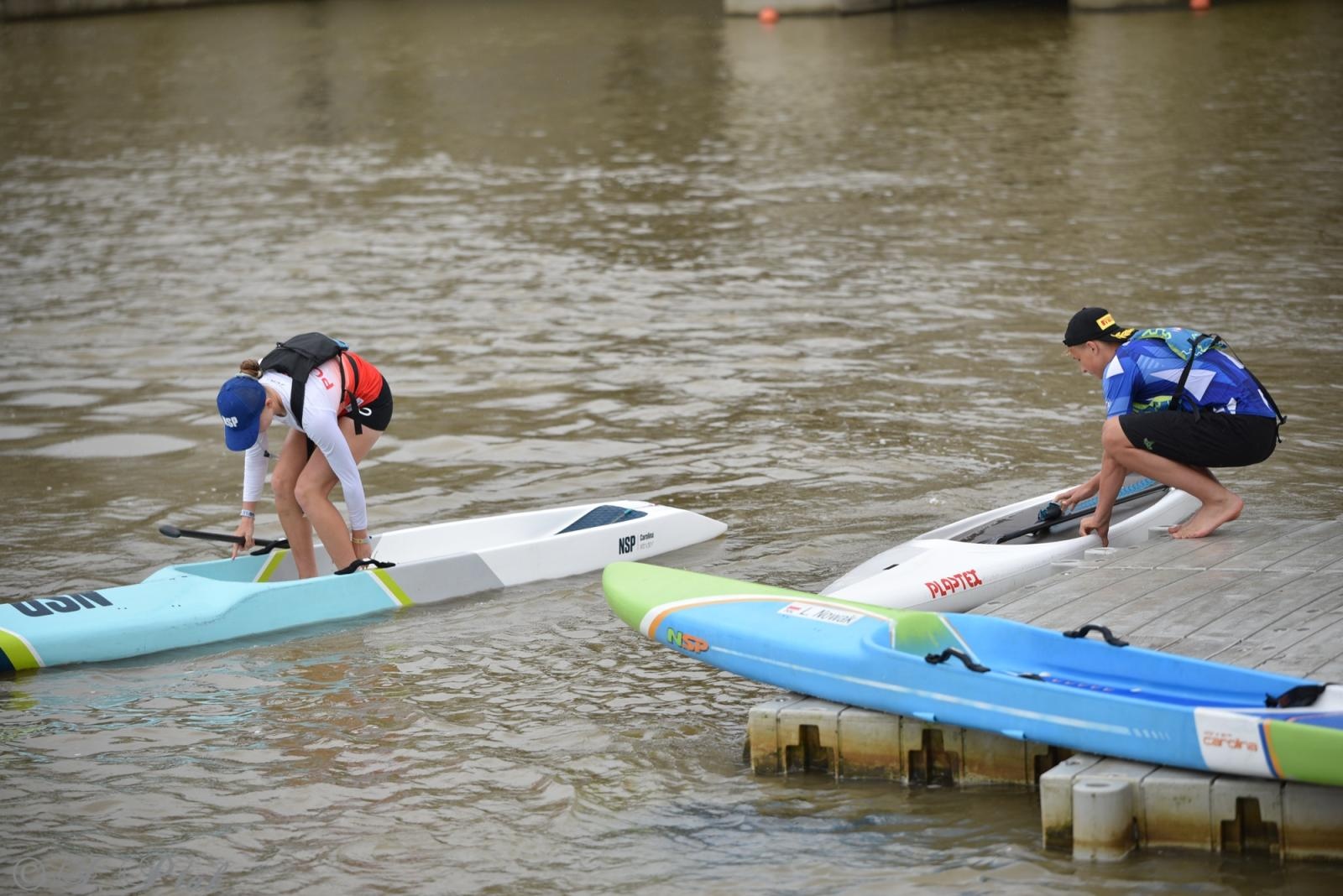 Zdjęcie w galerii na portalu naszraciborz.pl: Odra SUP Cup. Wyścig na najdłuższym dystansie wystartował spod zapory wiadomości z regionu