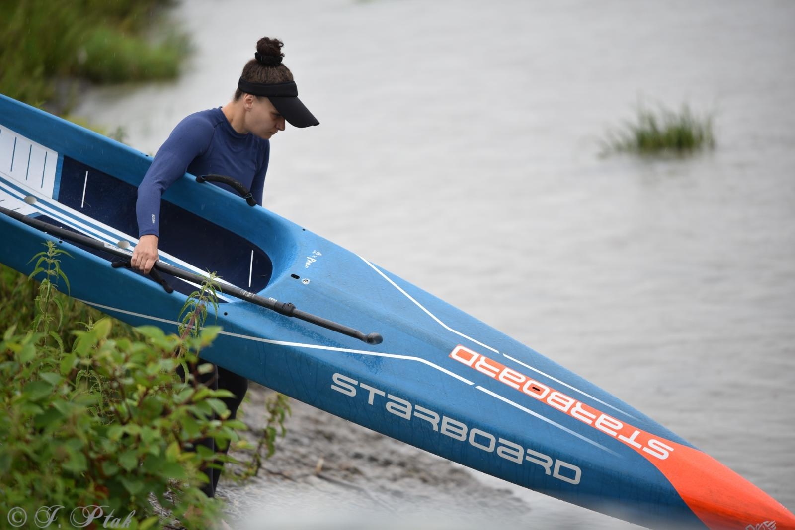 Zdjęcie w galerii na portalu naszraciborz.pl: Odra SUP Cup. Wyścig na najdłuższym dystansie wystartował spod zapory wiadomości z regionu