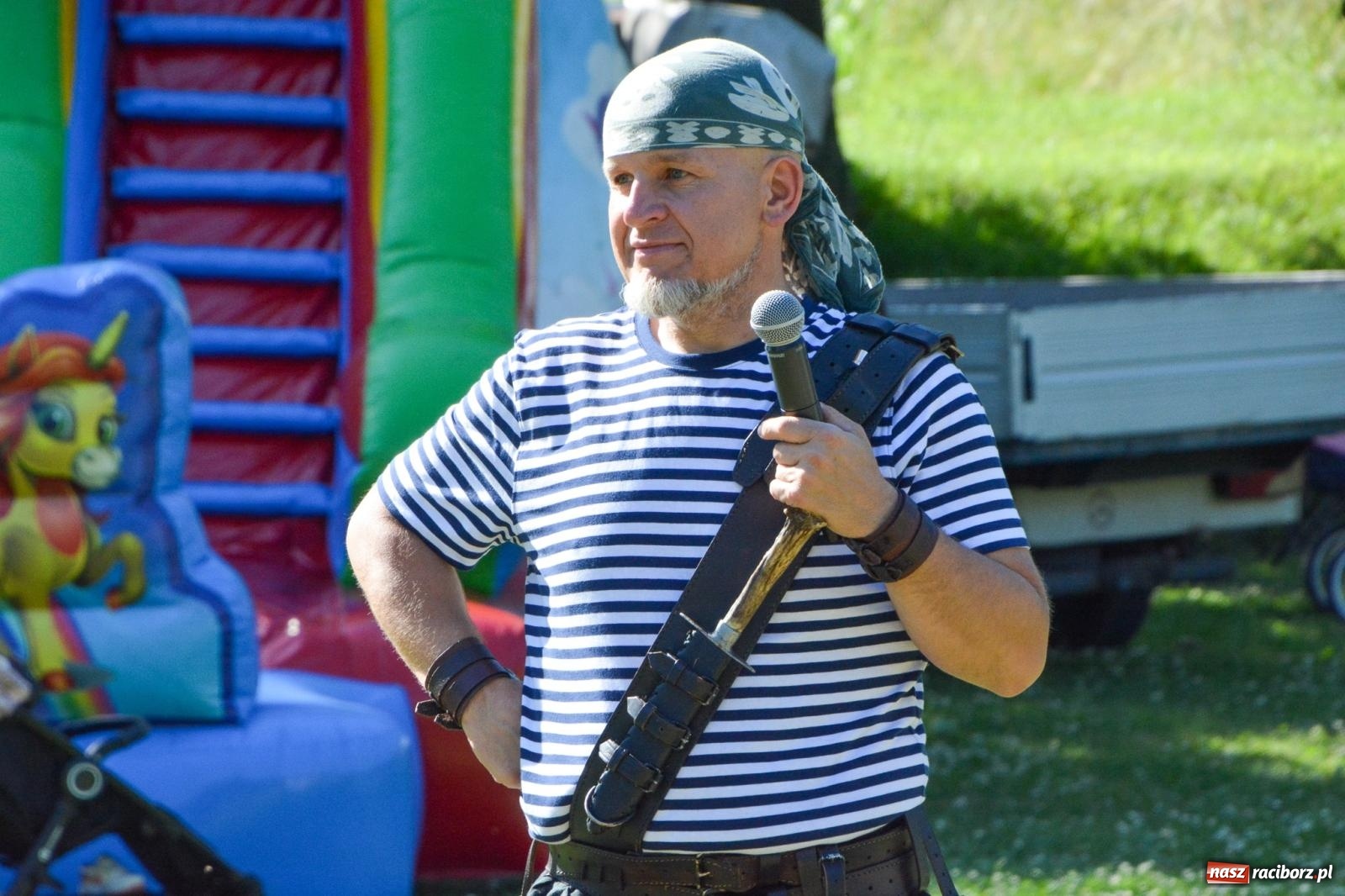 Zdjęcie w galerii na portalu naszraciborz.pl: Płetwonurkowie odkryli w stawie w Krowiarkach skarb wiadomości z regionu