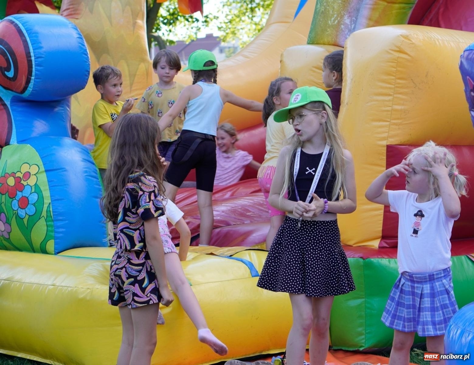 Zdjęcie w galerii na portalu naszraciborz.pl: Płetwonurkowie odkryli w stawie w Krowiarkach skarb wiadomości z regionu