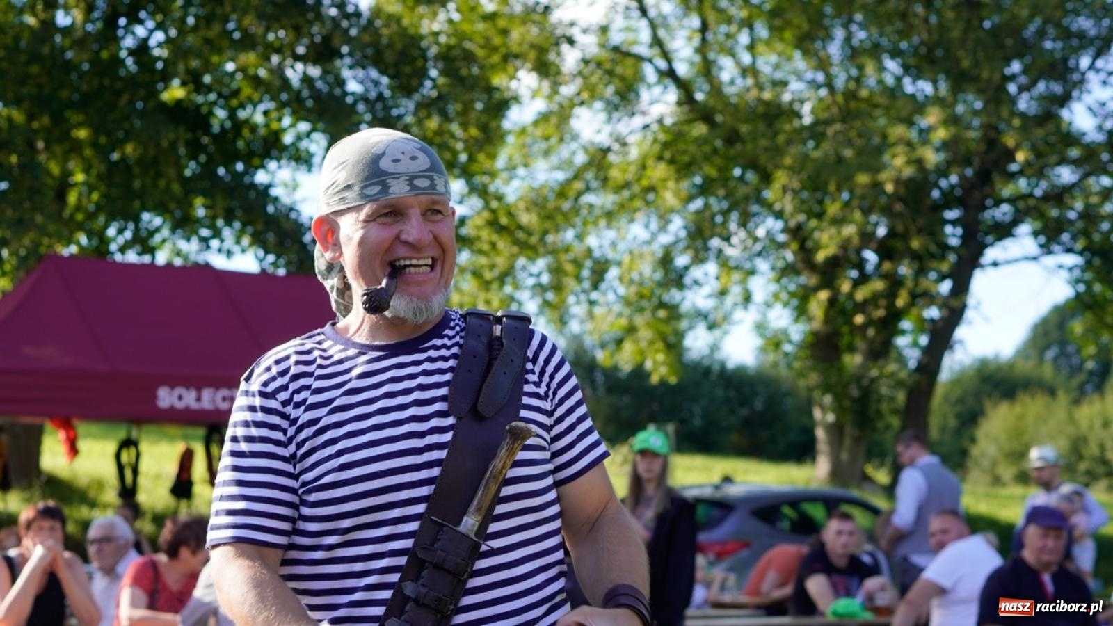 Zdjęcie w galerii na portalu naszraciborz.pl: Płetwonurkowie odkryli w stawie w Krowiarkach skarb wiadomości z regionu