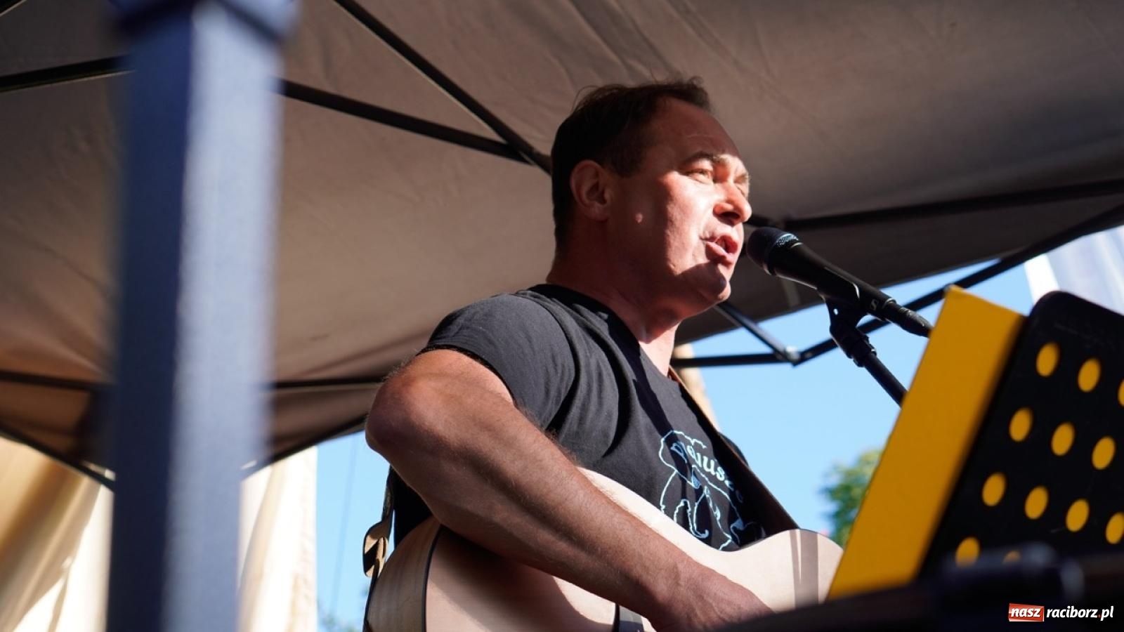 Zdjęcie w galerii na portalu naszraciborz.pl: Płetwonurkowie odkryli w stawie w Krowiarkach skarb wiadomości z regionu