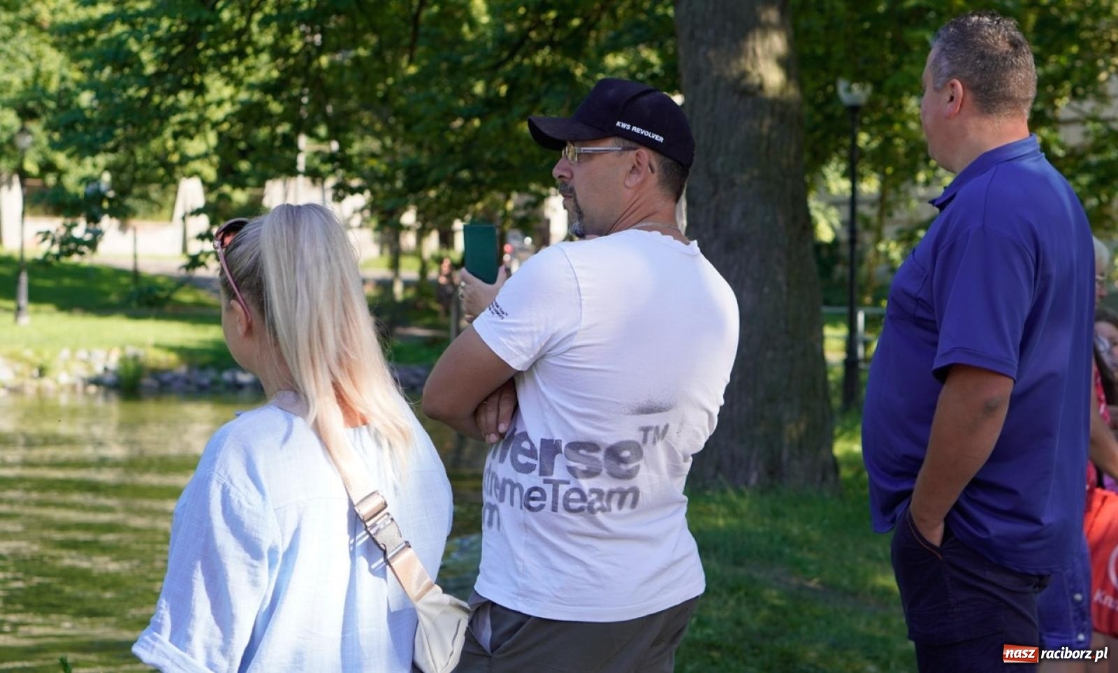 Zdjęcie w galerii na portalu naszraciborz.pl: Płetwonurkowie odkryli w stawie w Krowiarkach skarb wiadomości z regionu