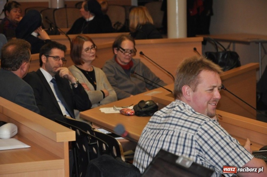 Zdjęcie w galerii na portalu naszraciborz.pl: Zniżki dla rodzin, by wspierać więzi wiadomości z regionu