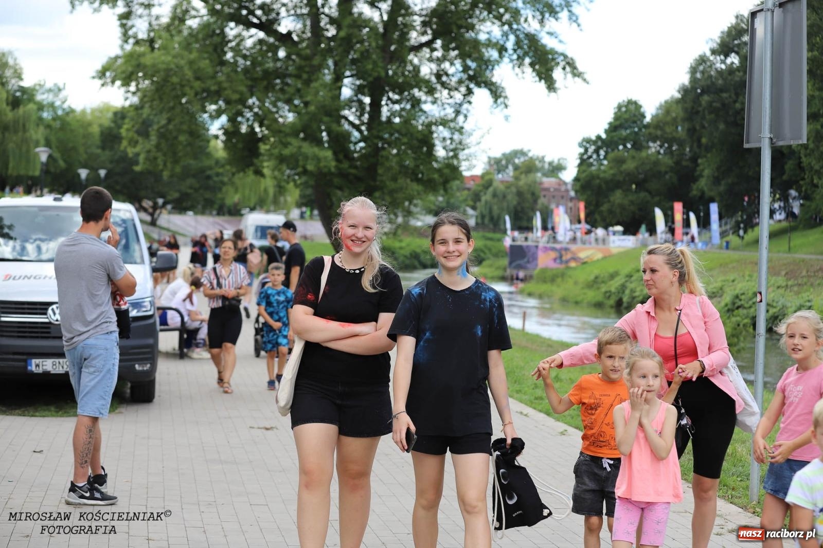 Zdjęcie w galerii na portalu naszraciborz.pl: Holi Święto Kolorów na raciborskich bulwarach [FOTO] wiadomości z regionu